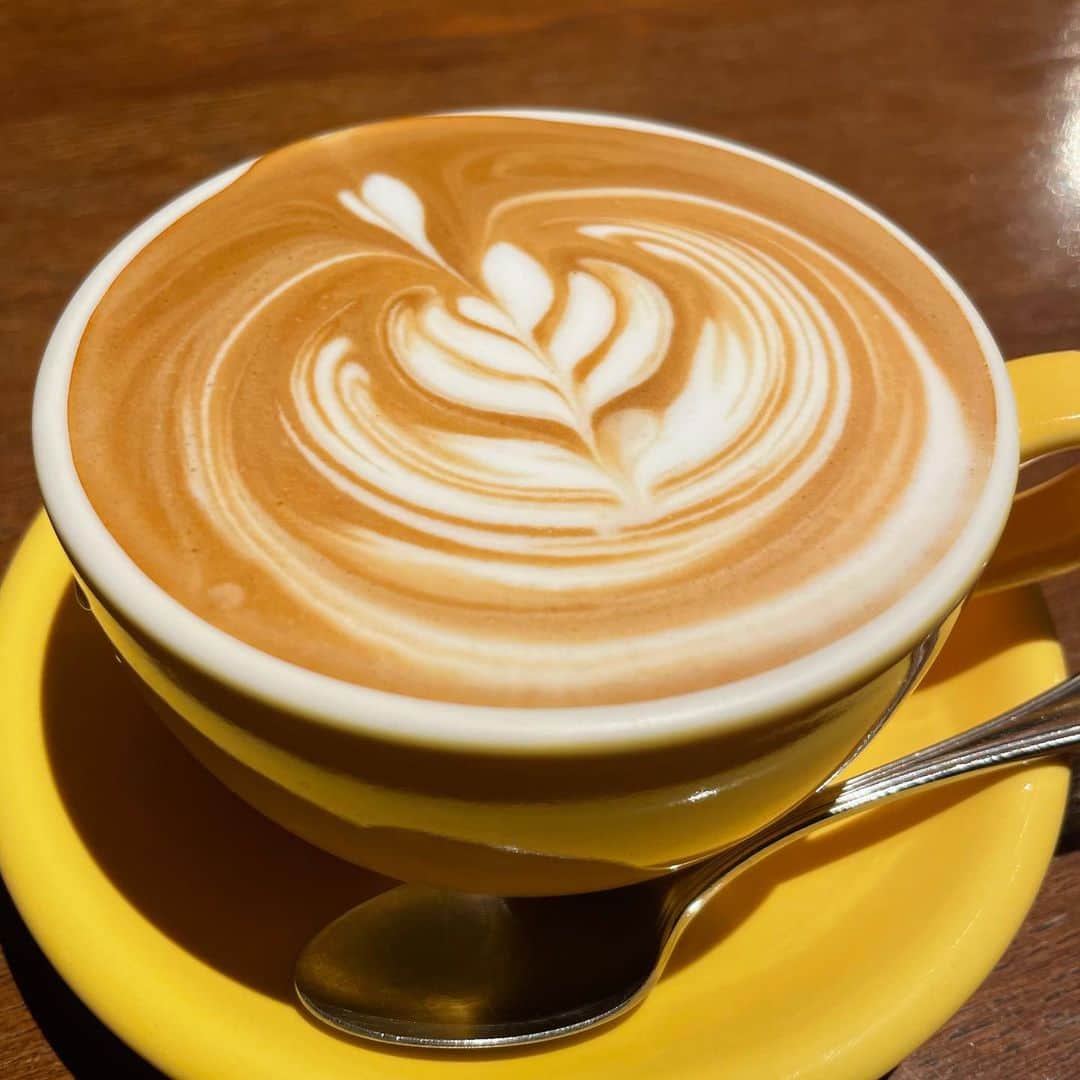 ぐちチャンネルさんのインスタグラム写真 - (ぐちチャンネルInstagram)「ブルーノートが運営するカフェ&バー。ジャズを聴きながらコーヒーを飲んでめちゃくちゃ頭がスッキリした！  #御茶ノ水カフェ #御茶ノ水グルメ #御茶ノ水ランチ #coffee #café #caferacer #cafedamanha #cafestagram #cafelife #cafeteria #cafehopping #cafelatte   cafe,Dining&Bar 104.5 050-5570-4478 東京都千代田区神田淡路町2-101 ワテラスタワー 2Ｆ https://tabelog.com/tokyo/A1310/A131002/13154502/」1月8日 14時45分 - yummy_japan2