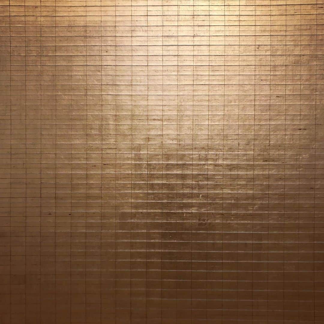 のインスタグラム：「・ Can you 👁 me ?   First art selfies in 2021 with ☺️ #AgnesMartin #YvesKlein #DonaldJudd」