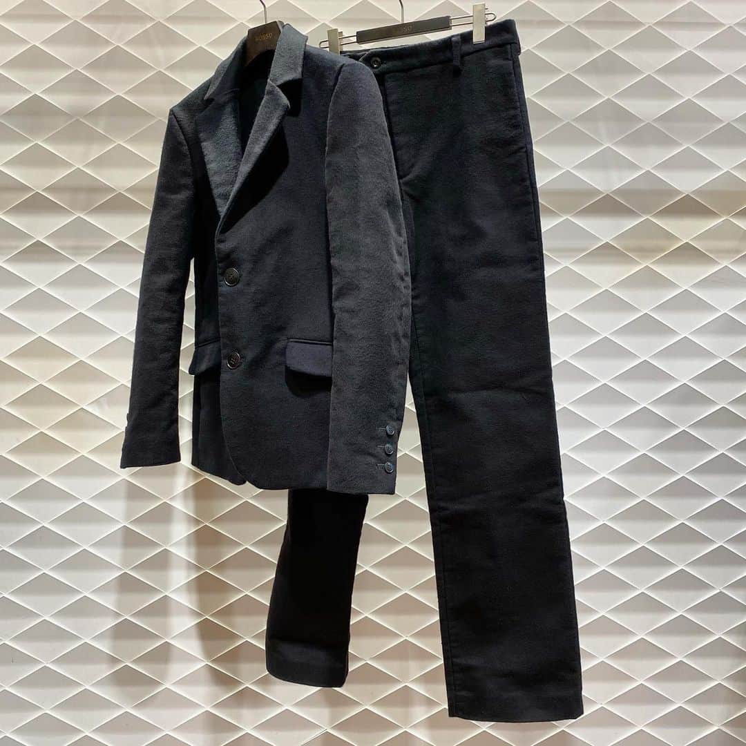 のインスタグラム：「【FRANK LEDER】 "DEUTSCHELEDER SET UP"  jacket ¥88,000+tax  pants ¥48,000+tax  →30%off!  お取り扱い店舗﻿ ◾︎ROSSO ミント神戸店﻿ Tel : 050-2017-9117 ◾︎ROSSO ソラリアプラザ福岡店﻿ Tel : 050-2017-9119 ﻿  ※この商品は店舗通販可能です。 ※上記店舗のみでのお取り扱いにつき、お問い合わせにつきましても上記の店舗までお願い致します。﻿  只今、店舗通販につきまして送料・代引き手数料無料キャンペーンを行っております。 是非ご利用くださいませ。 ﻿ #urbanresearchrossomen﻿ #rossomen﻿ #urbanresearch﻿ #studionicholson  #frankleder #urbanresearchrosso_kobe﻿ #urbanresearchrosso_fukuoka」