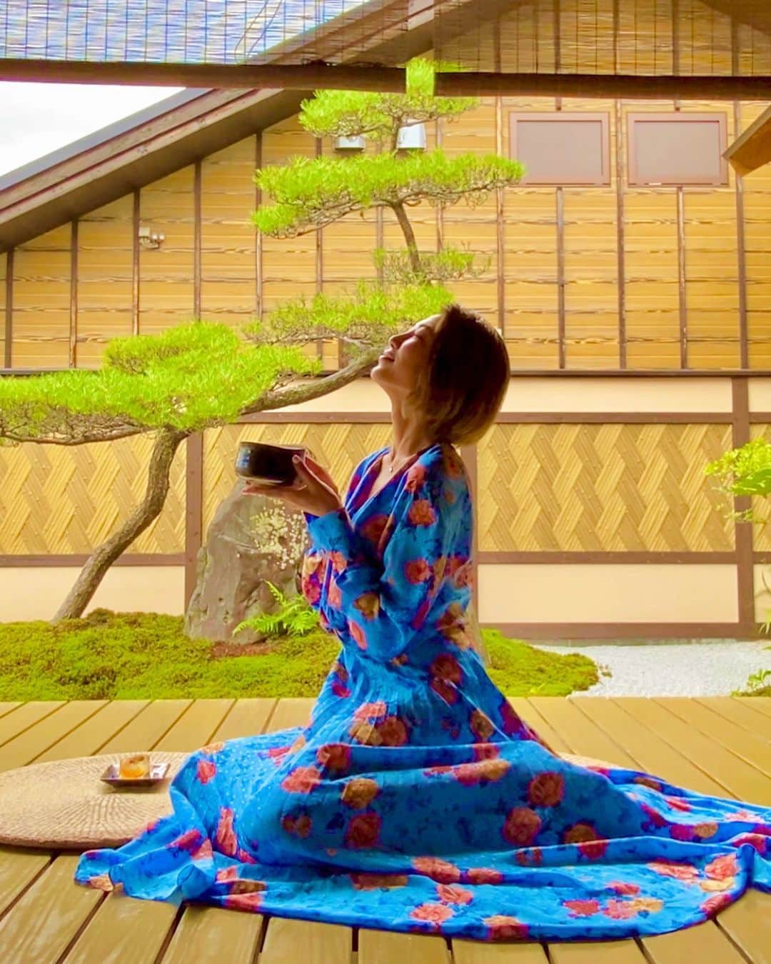 坂井雪乃さんのインスタグラム写真 - (坂井雪乃Instagram)「魅力溢れる日本を堪能🇯🇵🥰✨ . 昨年一年を通して、四季の美しさ、おもてなしの心、自然の尊重を土台とした食文化に触れることができました☺️🤲 様々な土地で素晴らしい景色をみて触れて自然のパワーを体感しました🌳🌿 . これからも日本人の心を大切に、様々な体験を通して感性を磨いていきたいな🌈💛 . また旅行に行けることを楽しみに🕊✨ #stayhome ☺︎ #経験は宝なり #おうち時間　 #日本 #日本の風景 #日本人 #美脚トレーナー #美脚製造トレーナー」1月8日 15時25分 - yukino_sakai