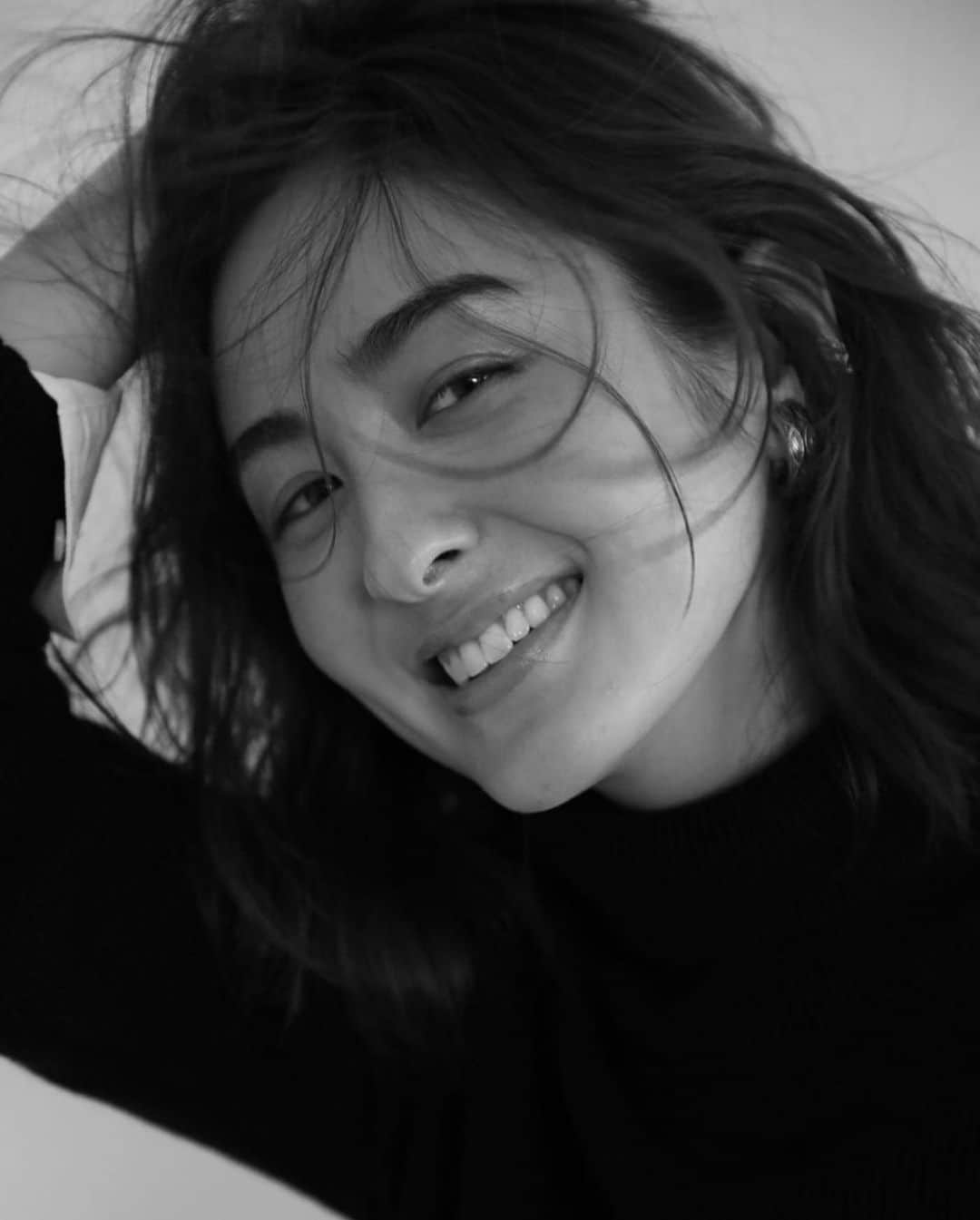 オードリー亜谷香のインスタグラム：「First post of the New Year and I’m hoping that 2021 will bring health and happiness to everyone! With so much going on in the world we could all use some love. Just remember this will eventually end and we’ll all hopefully be better people because of it! Keep positive and push to become the best version of yourself. I know that’s my resolution for the year. 🤍  I love this photo from the last ever issue of @jj_official_jj . It was such an honor to be featured in a magazine that holds such a special place in my heart.   Photo @yujitakeuchi76  Stylist @t.yoco  Makeup @mizuno.miwako  Hair @eiji_kadota  Writer @nyliangzi  Editor Takada」