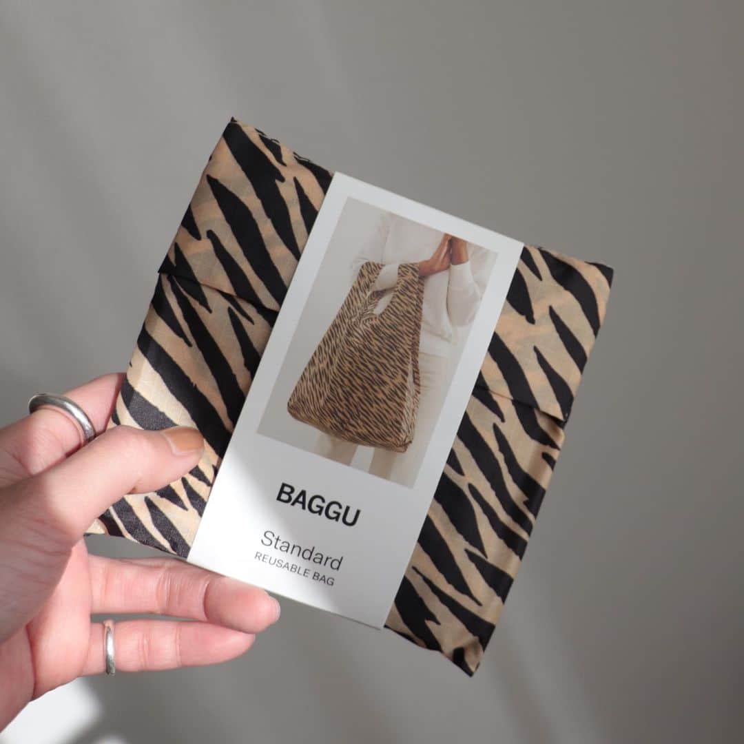 のインスタグラム：「. . 🐅 . . サブバッグのつもりだけれど メイン使いになりそうな予感♡ . . . . #baggu #ecobag #エコバッグ #kuronekom4」