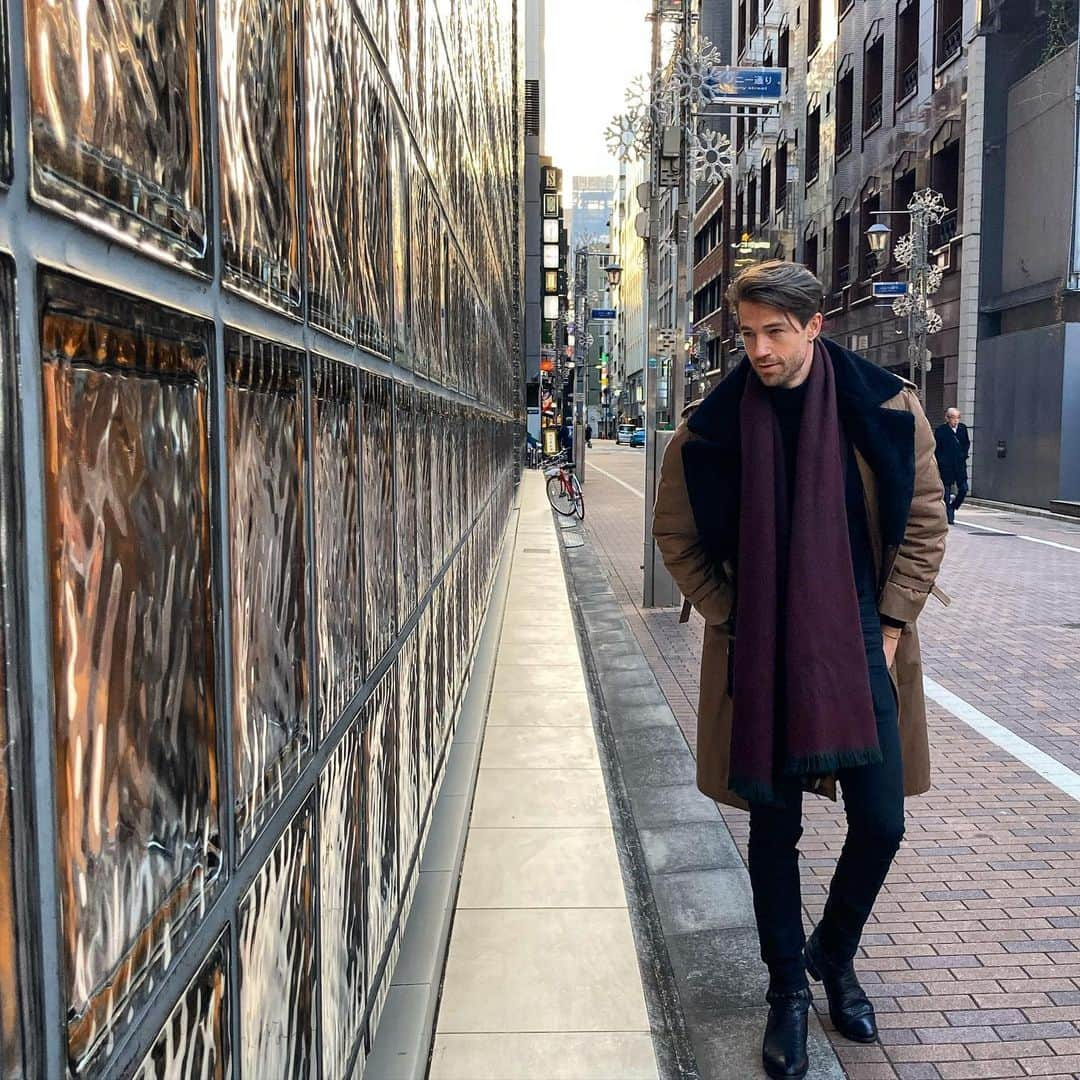 ジョサイア・ハーリーさんのインスタグラム写真 - (ジョサイア・ハーリーInstagram)「My favorite time of day. #Ginza #hermès」1月8日 16時18分 - josiahhawley