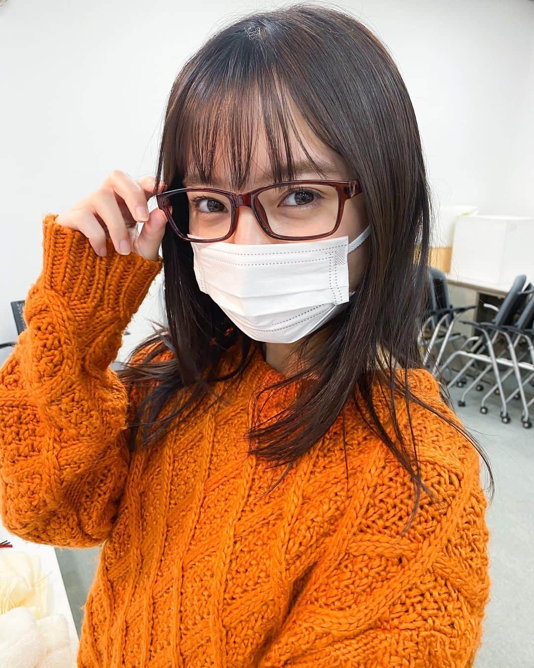 西永彩奈さんのインスタグラム写真 - (西永彩奈Instagram)「何枚目の眼鏡が好きですか？ #メガネ女子」1月8日 16時32分 - nishinagaayana