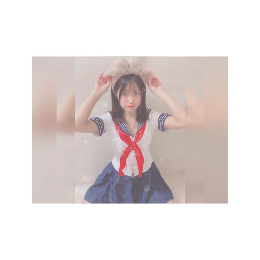 目黒りおのインスタグラム：「👩🏻‍🎓💋💋 ・ ちょっぴりエチエチな制服コスプレ♡ ・ ・ ・ #東京 #制服 #萌系 #美乳 #くびれ  #制服コスプレ #制服ディズニー #アイドル #コスプレ #セクシー #ディズニー #カチューシャ」