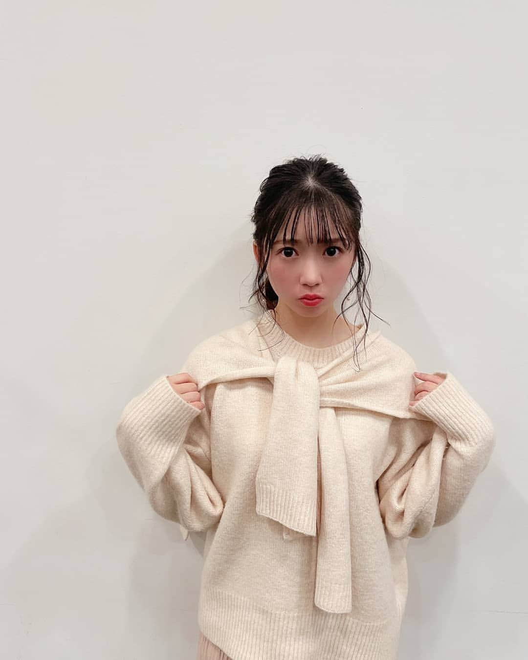 つばきファクトリーさんのインスタグラム写真 - (つばきファクトリーInstagram)「. 白ニットらぶ🤍🧸  #tsubaki_factory #つばきファクトリー  #山岸理子  #明日は #ハロコン #感染予防 #お互い #しっかり #しましょ #来て下さる方 #お気をつけて #一緒に #予防対策 #頑張りましょう」1月8日 16時57分 - tsubakifactory_official