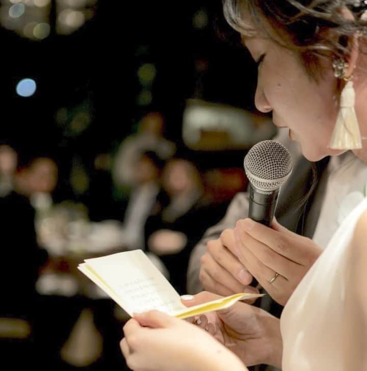 KIYOMIZU京都東山 公式さんのインスタグラム写真 - (KIYOMIZU京都東山 公式Instagram)「. 今まで育ててくれたご両親に 感謝の気持ちを込めた花嫁さまからのお手紙。 結婚式の中でも感動するシーンの1つです◎ 皆さまも思いを伝えてみてください* . ---------------------- . @kiyomizu_kyoto_higashiyama をフォローし 【#kiyomizu京都東山】で検索してくださいね❖ . #スタイルズ花嫁  #KIYOMIZU京都東山  #KIYOMIZU花嫁 #ブライダルハウスtutu  #シェアーズヘアメイク #kiyomizu #wedding #ウェディングレポ #チャペル #ブライダルフェア #プレ花嫁 #卒花 #結婚式 #結婚式場 #結婚式準備 #京都 #京都花嫁 #関西花嫁 #京都婚 #令和花嫁  #大人花嫁 #DRESSY花嫁  #両親贈呈品 #ウェディングアイテム #花束 #披露宴演出 #披露宴 #披露宴パーティー #披露宴レポ」1月8日 17時19分 - kiyomizu_kyoto_higashiyama