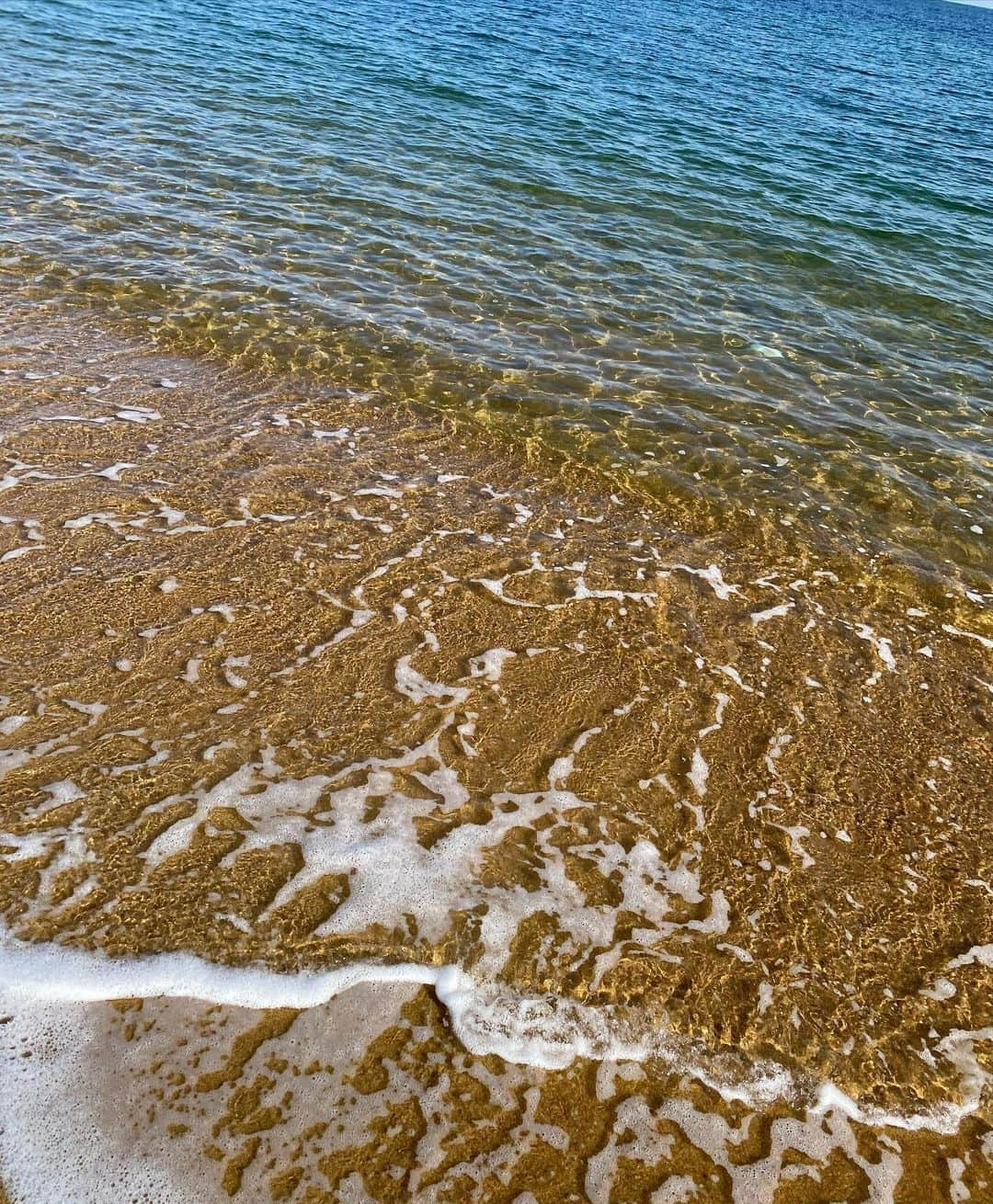 Ayaさんのインスタグラム写真 - (AyaInstagram)「. . . 別府の海🏝 山と海がとても近いから山側も海も回れて楽しかった😆🌈 2枚目以降加工してないから海チャージしてね😍🏝🌤 . ここが大分で1番汚いって言われたけど🤔💦 ゴミも変な海藻も全然ないのに！！ 1番綺麗なところはどんなに綺麗なんだろうか🤤😳」1月8日 17時47分 - aya__beach