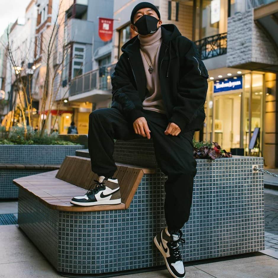 mastasimonのインスタグラム：「Fully Charged !! No need for negative energy ! 2021 I’m coming for you !!   今年はネガティヴなエネルギーは必要なし‼️ 2021 宜しく‼️」