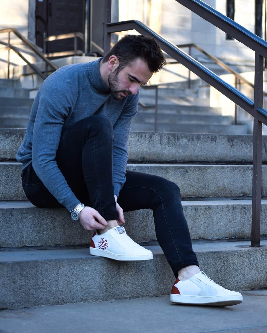 のインスタグラム：「Taking some time to enjoy my Adelaides 🧘⠀⠀⠀⠀⠀⠀⠀⠀⠀ ⠀⠀⠀⠀⠀⠀⠀⠀⠀ ⠀⠀⠀⠀⠀⠀⠀⠀⠀ ⠀⠀⠀⠀⠀⠀⠀⠀⠀ ⠀⠀⠀⠀⠀⠀⠀⠀⠀ #royalelastics #ootd #allstreetwear #sneakers #urbanfashion #outfitinspiration #kicksonfire」