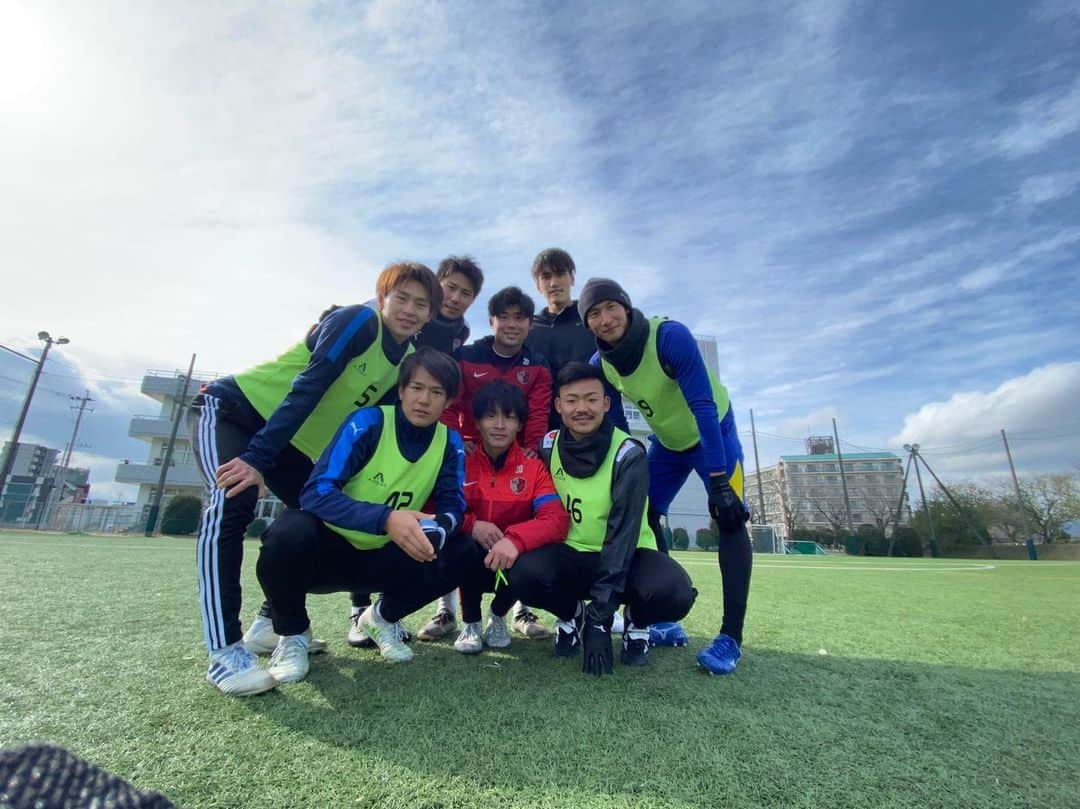 一美和成のインスタグラム：「初蹴り⚽️👍  これからも切磋琢磨して頑張っていきましょう💪 #jfaアカデミー熊本宇城  #2期生#3期生 #サッカー少年達#入学おすすめします」