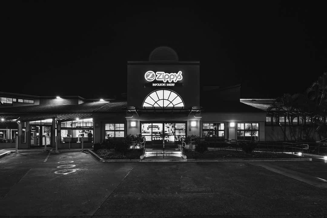 Zippy's Restaurantsのインスタグラム：「A member of our Zippy’s ohana has tested positive for COVID-19. A non-customer-contact  employee at our Waiau location last worked on Monday, January 4th. The employee called-out sick for work the next day. They took a COVID-19 test on Wednesday, January 5th. By Zippy’s policy, the employee made sure to tell management that they were sent to take a test, and management responded by initiating proactive sanitation of both front and back of house that same night. Test results were received on Thursday and subsequently communicated to management. As an extra precaution, Zippy’s initiated a second sanitation of the facility on Thursday night. Our employee is recovering at home and we wish them a full and speedy recovery. Please keep Hawaii safe by wearing masks, washing hands, and avoiding gatherings. We’ve been at this for about 10 months now, and it’s easy for all of us to get complacent with precautions. We are enforcing our own standards with our own staff even harder at this point, and hope that the public doesn’t lose sight of the end goal - eradication of this pandemic.」