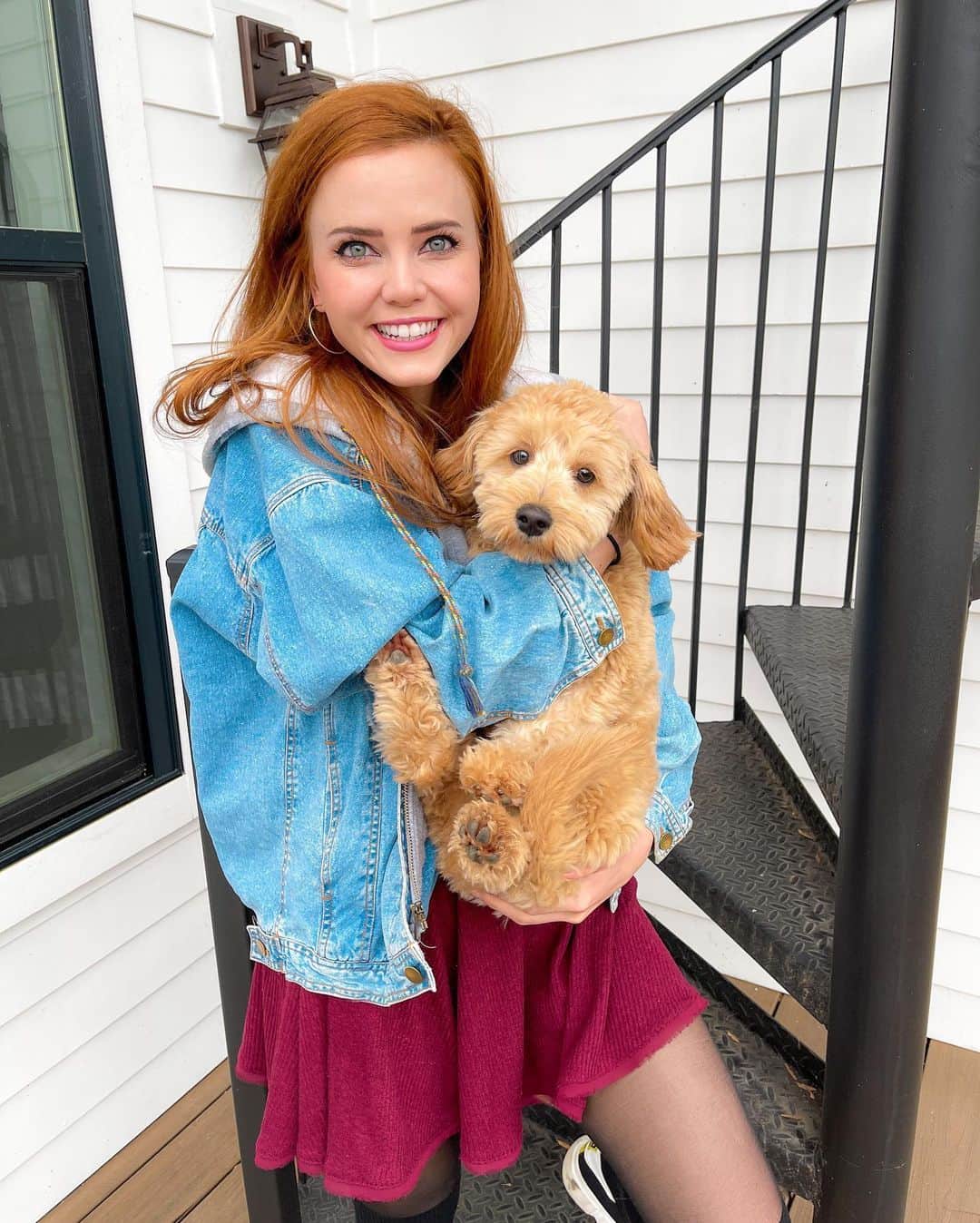 ティファニー・アルボードのインスタグラム：「MOOD. 💕 What mood are you today!? Me or the dog? 🐶😅 either way, have a great day!!」