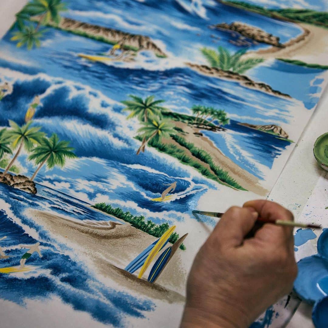 レインスプーナーさんのインスタグラム写真 - (レインスプーナーInstagram)「Introducing our newest print, Surfin’ 808. From the longboard mecca of Waikiki to Waimea on the North Shore, celebrate the world’s most iconic waves found on the coastline of Oahu with this hand painted scenic print.  . . . #reynspooner #alohashirt #hawaiianstyle #hawaiianshirt #surfing」1月9日 4時06分 - reynspooner