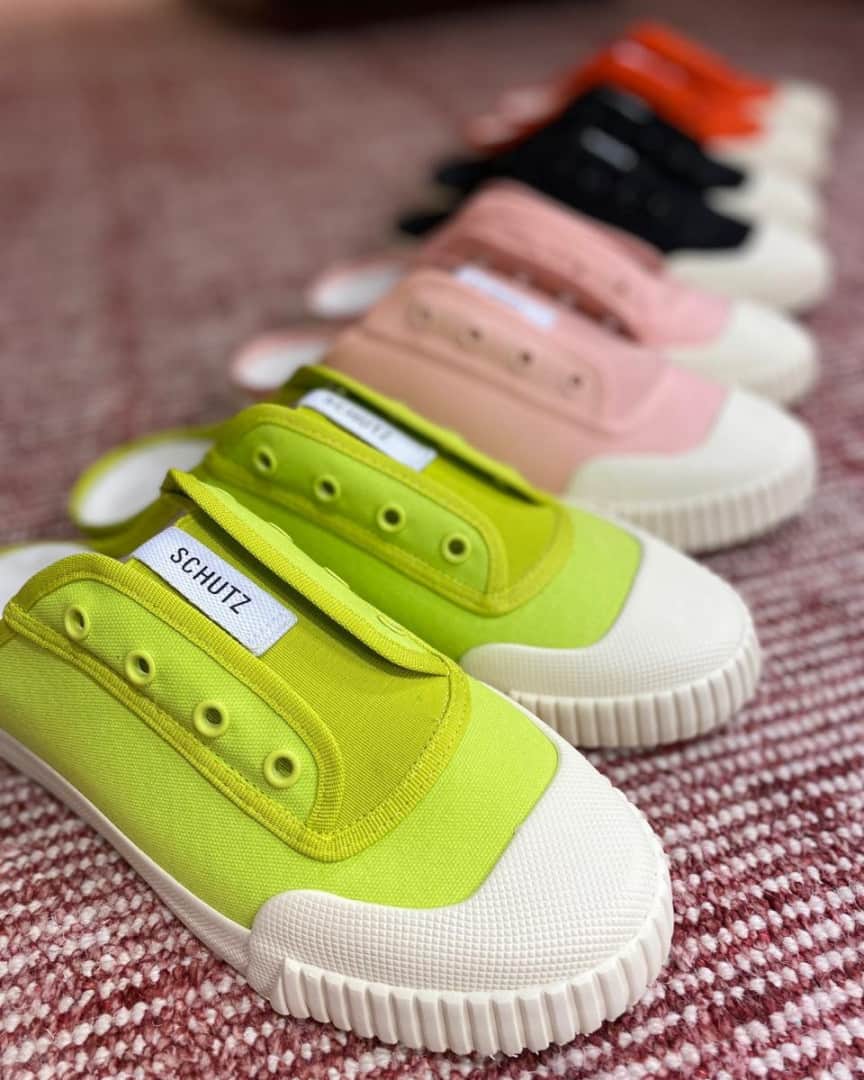 Schutzのインスタグラム：「MULTIPLE COLORS FOR THE WEEKEND ❤️ #schutzsmash」