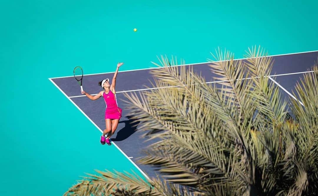 WTA（女子テニス協会）さんのインスタグラム写真 - (WTA（女子テニス協会）Instagram)「Heading into the weekend with a win 😊 #AbuDhabiWTA」1月9日 4時01分 - wta