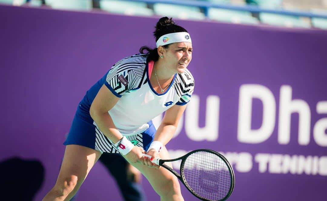 WTA（女子テニス協会）さんのインスタグラム写真 - (WTA（女子テニス協会）Instagram)「Heading into the weekend with a win 😊 #AbuDhabiWTA」1月9日 4時01分 - wta