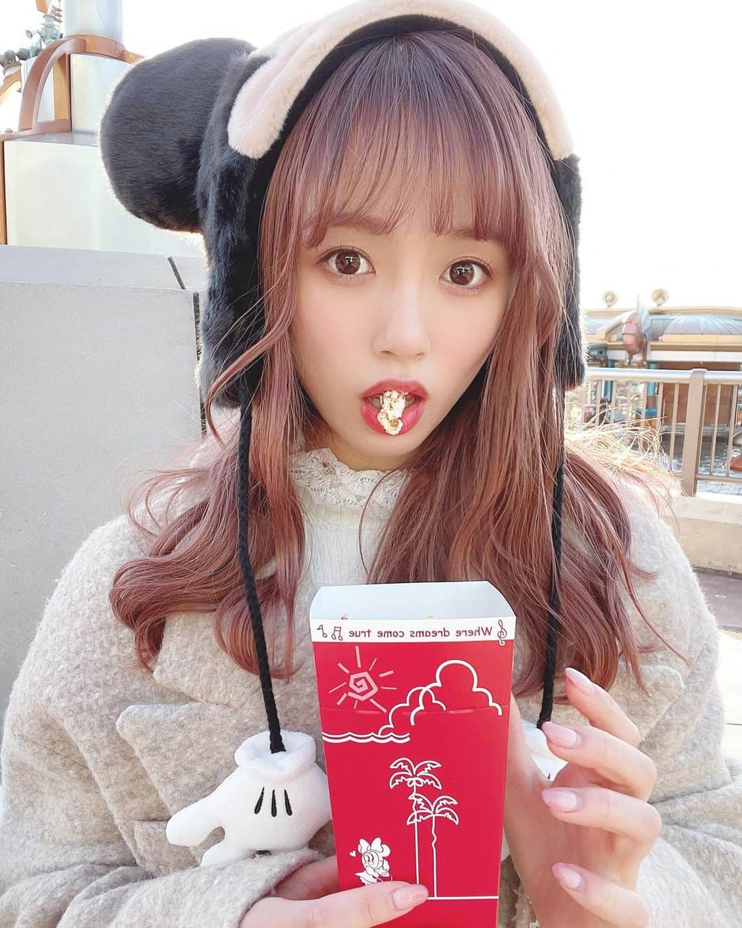 飯野雅さんのインスタグラム写真 - (飯野雅Instagram)「食べる？🥰」1月8日 19時58分 - biichan_