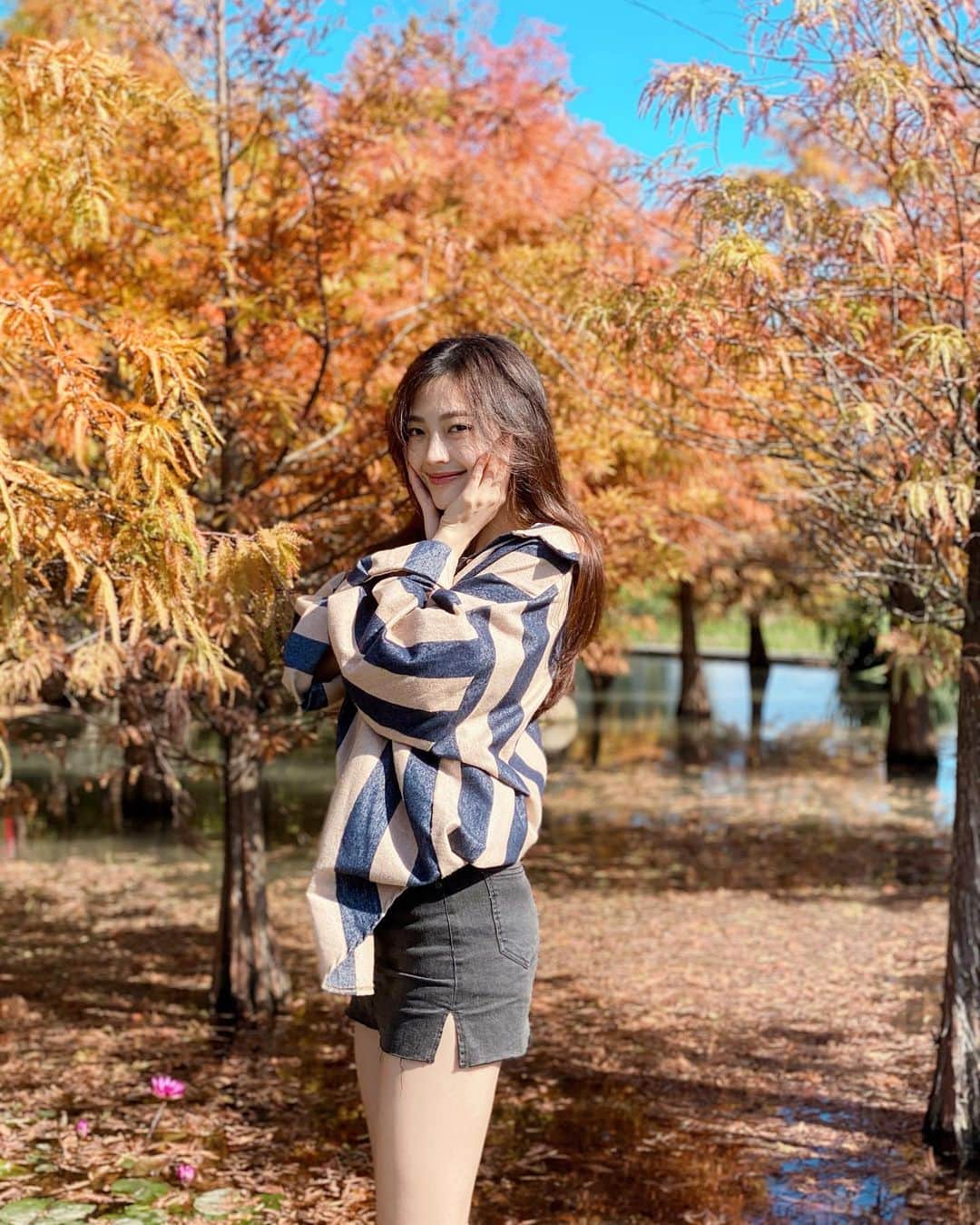 Vavaさんのインスタグラム写真 - (VavaInstagram)「科學研究顯示： 每愛我60秒 你就會開心一分鐘 - - - - 週末開心了嗎🍁  #Taiwan #Taichung #台中 #台中景點 #泰安 #泰安落羽松」1月8日 19時51分 - rachellievava