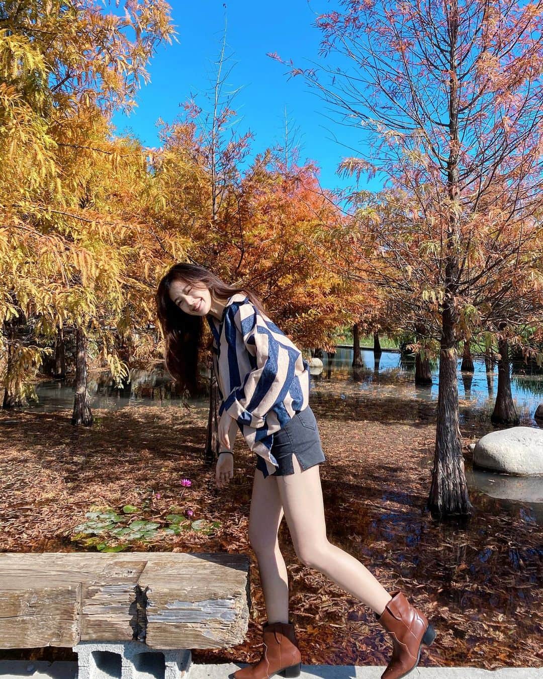 Vavaさんのインスタグラム写真 - (VavaInstagram)「科學研究顯示： 每愛我60秒 你就會開心一分鐘 - - - - 週末開心了嗎🍁  #Taiwan #Taichung #台中 #台中景點 #泰安 #泰安落羽松」1月8日 19時51分 - rachellievava