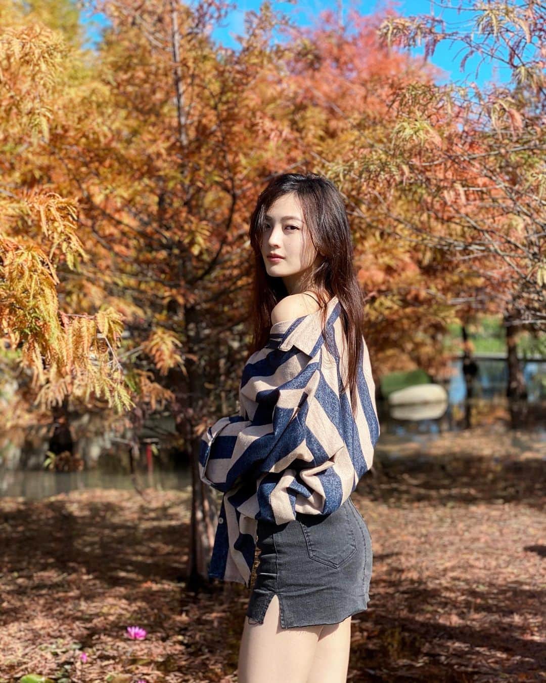 Vavaさんのインスタグラム写真 - (VavaInstagram)「科學研究顯示： 每愛我60秒 你就會開心一分鐘 - - - - 週末開心了嗎🍁  #Taiwan #Taichung #台中 #台中景點 #泰安 #泰安落羽松」1月8日 19時51分 - rachellievava