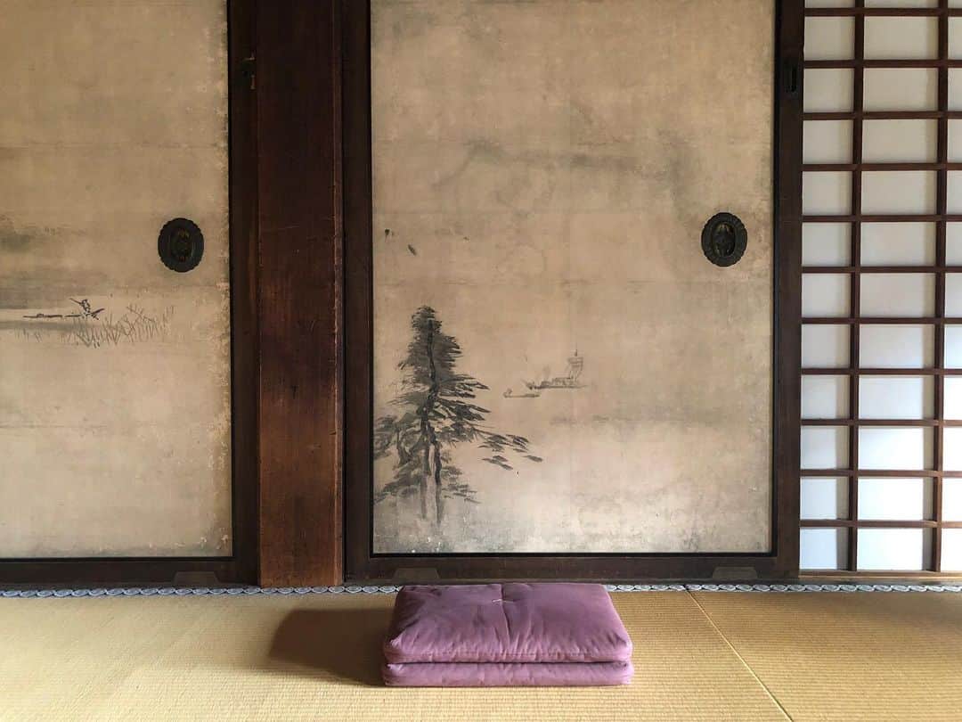 鈴木貴之さんのインスタグラム写真 - (鈴木貴之Instagram)「Meditating in my hometown ﻿ #kyoto #Japan #Zen □△○」1月8日 19時54分 - takayuki_suzuki90