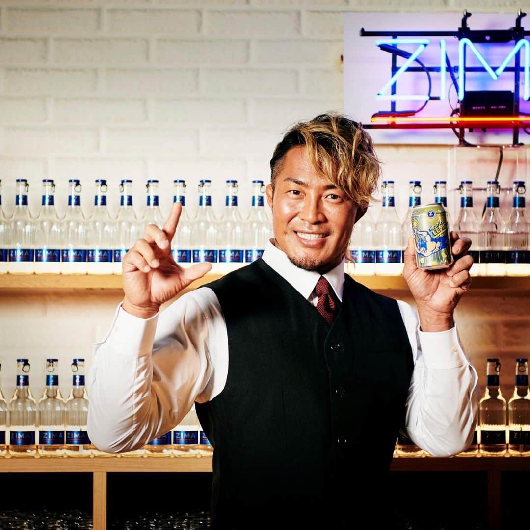 ZIMAのインスタグラム：「大好評！🍋ZIMA ハイフライレモン🍋発売記念﻿ 棚橋弘至選手 インスタライブ飲み会開催🎉﻿ ﻿ ローソン限定！﻿ 新日本プロレス 棚橋弘至選手プロデュース﻿ 「ZIMA ハイフライレモン」が大好評発売中です！﻿ ﻿ 発売を記念して、﻿ 棚橋選手のインタグラム(@hiroshi_tanahashi) にて "みんなで乾杯"インスタライブが開催されます✨﻿ ﻿ ＜開催日時＞1月9日夜９時~﻿ ﻿ 今こそ”宅飲み”&一緒につながろう！﻿ 是非コラボ缶のご用意を！﻿ ご購入はお近くのローソンで！﻿ ﻿ #ジーマ #zima #ハイフライレモン #インスタライブ #新日本プロレス #njpw #棚橋弘至 #宅飲み #stayhome #ローソン」