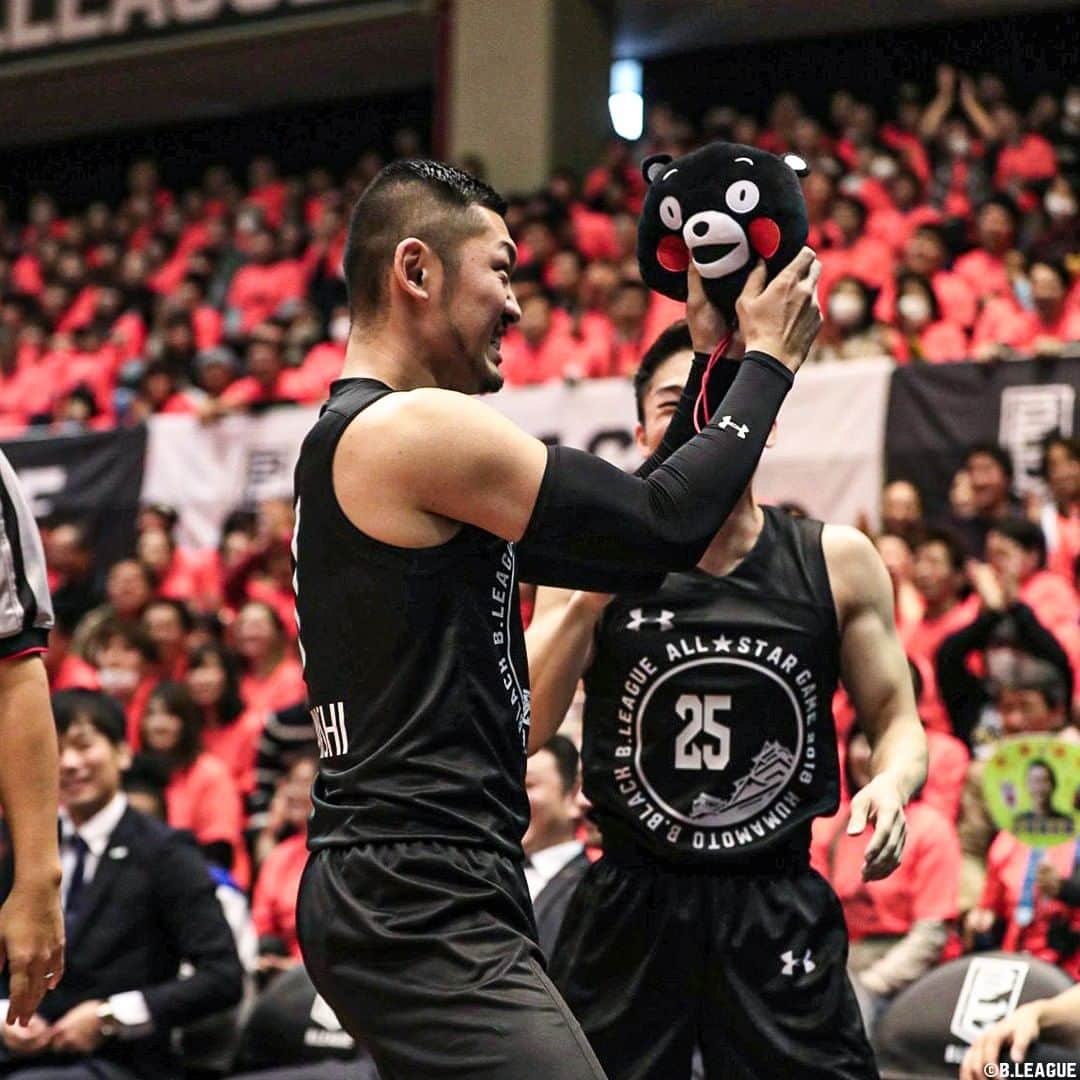 B.LEAGUEさんのインスタグラム写真 - (B.LEAGUEInstagram)「.﻿ 過去の〝B.LEAGUE ALL-STAR GAME〟をおさらい📸 ﻿ 今年は1/15(金)・1/16(土)に茨城県水戸市で開催💐﻿ .﻿ #BLEAGUE #Bリーグ #Bリーグオールスター」1月8日 20時00分 - b.league_official