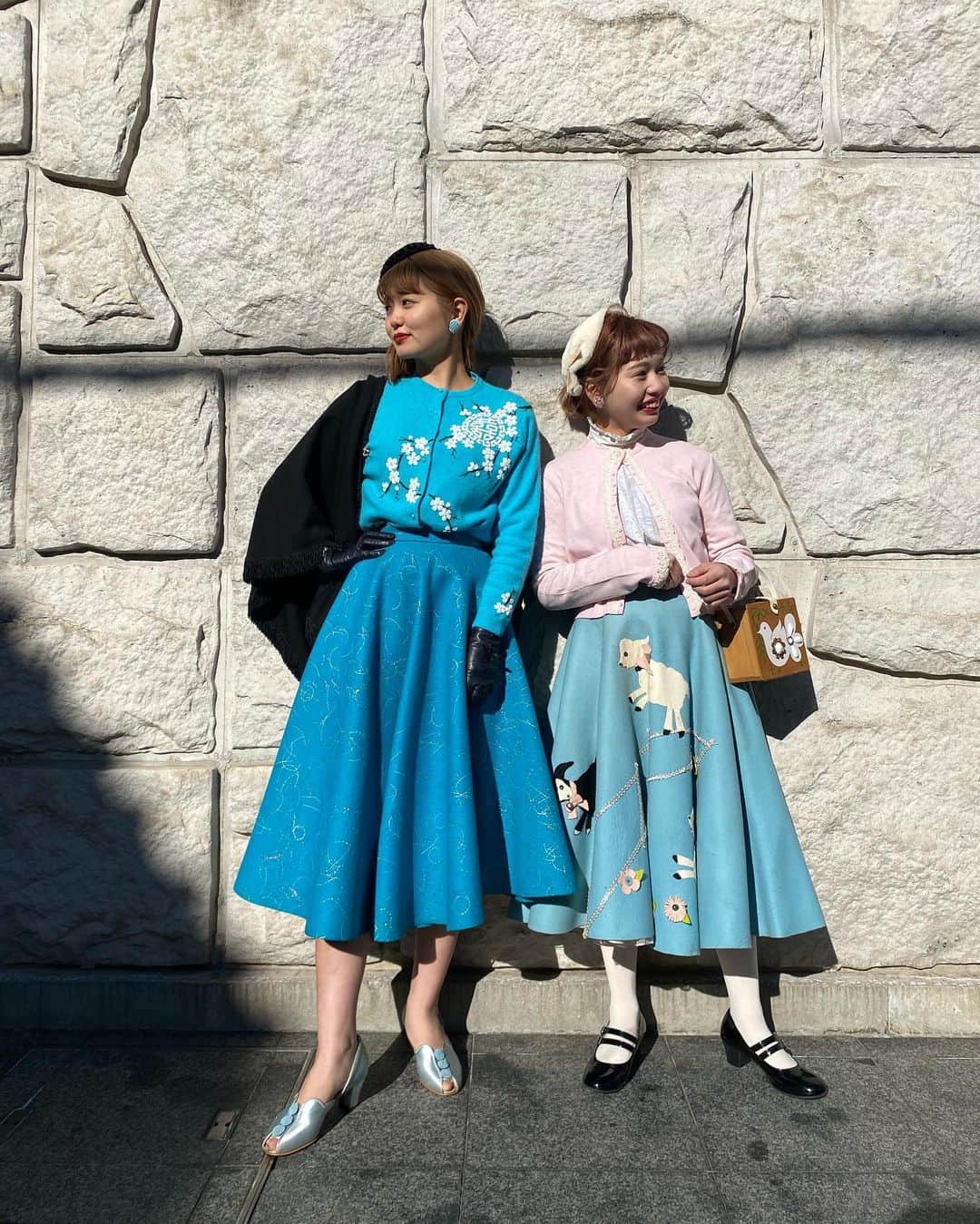 NUTTY Vintage&Collectibleのインスタグラム：「🌸WEEKEND SPECIAL NEW ARRIVAL🌸  ☑︎【special】vtg 50's felt circular skirt  50sのコレクティブルアイテムの代表的なアイテムである＜フェルトスカート＞。 年始に続き、なんとこの3連休にも入荷いたします！  当時のオリジナルのフェルトスカートは大変希少価値の高いレアアイテムです〰️！  どうぞお見逃しなく✔️  💌詳細はお問い合わせください💌  ┈┈┈┈┈┈┈┈┈┈┈┈┈┈┈┈┈  バイヤー選りすぐりの アメリカより買い付けたばかりのNEWアイテムは メンテナンス後、順次お出ししております！  SNS掲載アイテムは通販も可能ですので お気軽にお問い合わせ下さい💌  NUTTYで今冬のお洒落を お楽しみいただけますように…♡  ┈┈┈┈┈┈┈┈┈┈┈┈┈┈┈┈┈  🎉2021🌅新春初売りSALEのお知らせ🎉  🎍店内チケットのついたアイテム⭕️10%OFF〜50%OFF⭕️！ 🎍ONLINE STOREセールアイテム続々掲載中！  店頭＆ONLINE STORE共にどうぞお楽しみ下さい🔜  ┈┈┈┈┈┈┈┈┈┈┈┈┈┈┈┈┈」