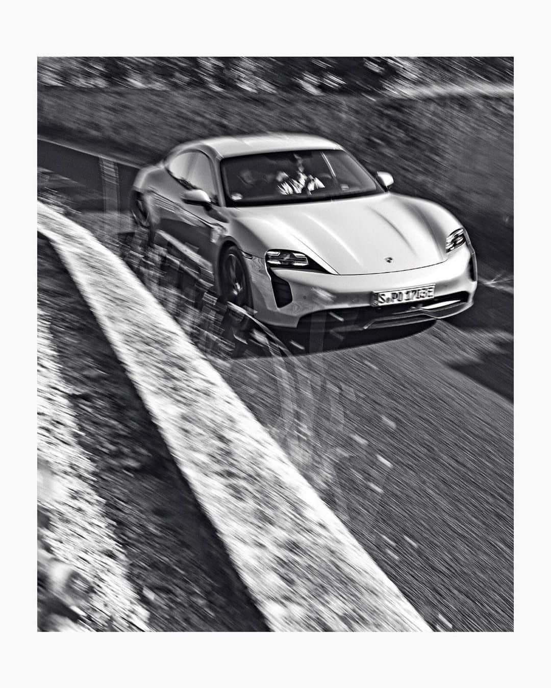 Porscheさんのインスタグラム写真 - (PorscheInstagram)「Porsche Destination Charging means recharging in desirable locations - for the battery, the driver and the passengers. Let Christophorus take you on a jaunt across France, en route to Le Mans, in a Porsche Taycan. Link in bio. __ Taycan 4S: Electricity consumption combined: 27,0 - 26,2 kWh/100 km; CO2 emissions combined: 0 g/km Taycan Turbo: Electricity consumption combined: 28,0 kWh/100 km; CO2 emissions combined: 0 g/km  https://porsche.click/DAT-Leitfaden  Status: 01/2021」1月8日 20時02分 - porsche