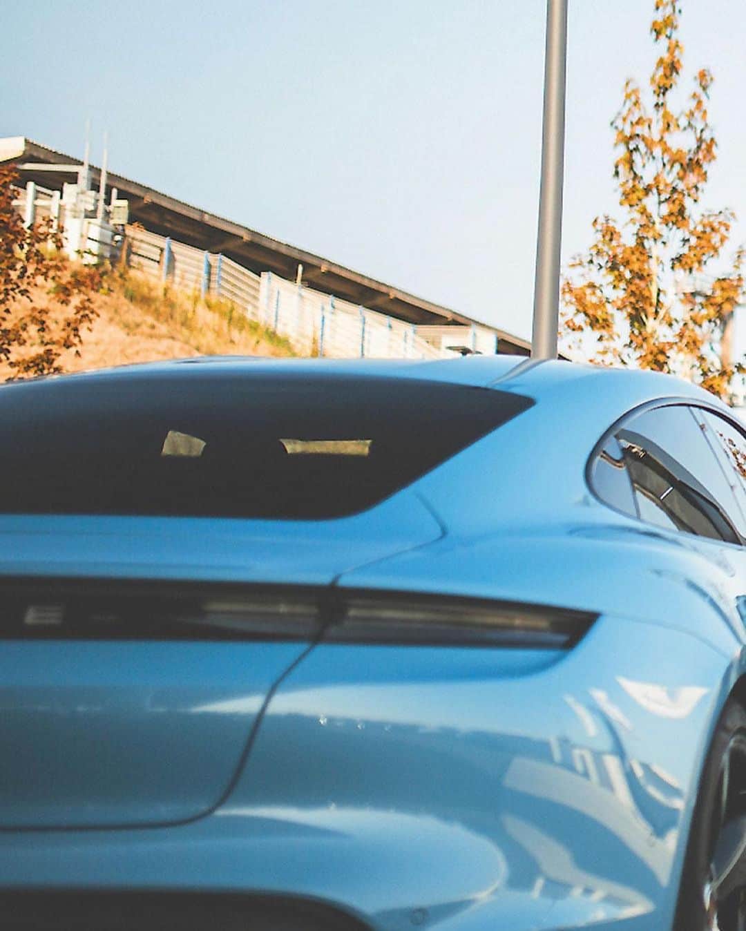 Porscheさんのインスタグラム写真 - (PorscheInstagram)「Porsche Destination Charging means recharging in desirable locations - for the battery, the driver and the passengers. Let Christophorus take you on a jaunt across France, en route to Le Mans, in a Porsche Taycan. Link in bio. __ Taycan 4S: Electricity consumption combined: 27,0 - 26,2 kWh/100 km; CO2 emissions combined: 0 g/km Taycan Turbo: Electricity consumption combined: 28,0 kWh/100 km; CO2 emissions combined: 0 g/km  https://porsche.click/DAT-Leitfaden  Status: 01/2021」1月8日 20時02分 - porsche