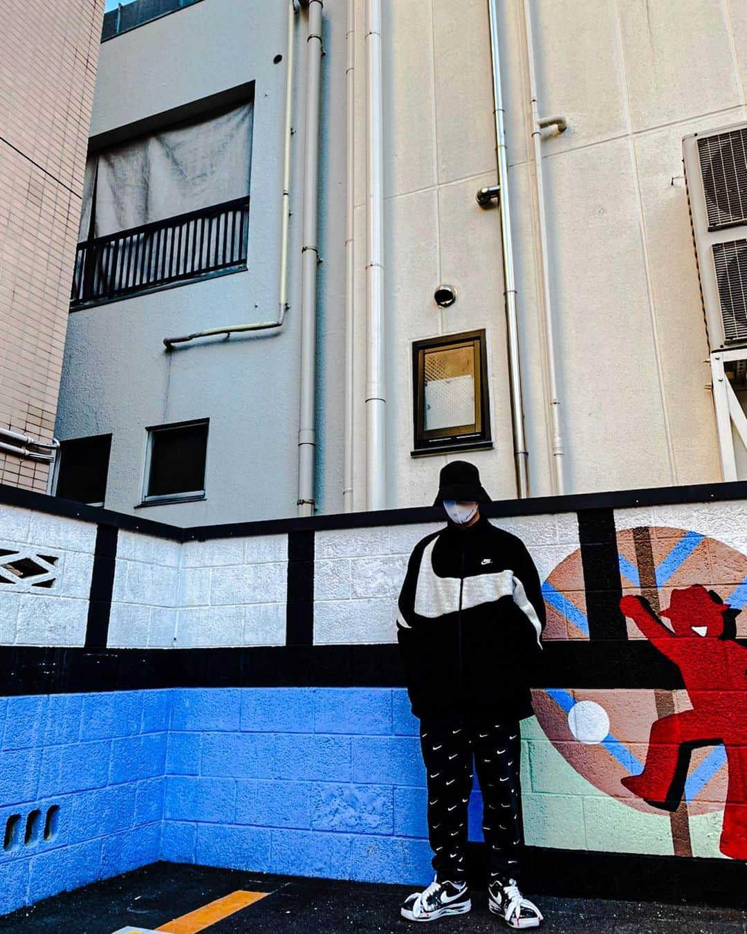 のインスタグラム：「머리부터 발끝까지 全身 #nike . . 緊急事態前だお」