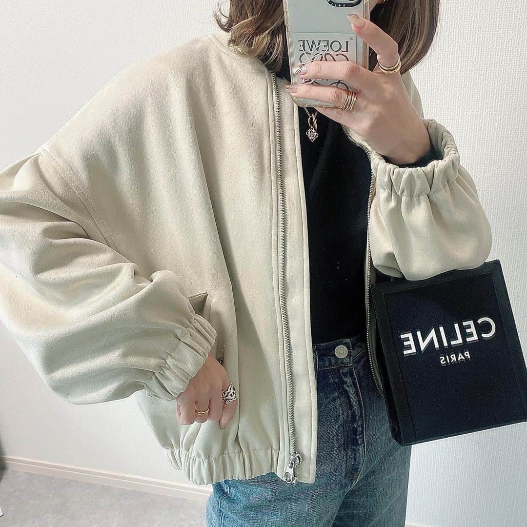 shieさんのインスタグラム写真 - (shieInstagram)「ZARAセール品last笑 ✨  春に使えるアウター✨Ssize着用← 何故かオンラインからこのカラー消えてる😟  2年前にこのpink買っててめちゃくちゃ使えたから、エクリュカラー嬉しいな💕  人気なのは同じ型を作るのねっ✨🥺  3990円でしたぁ〜  #ジャケット / #zara#ZARAコーデ #ハイウエストデニム / #clane #zara購入品 #ザラパト#ザラジョ#ザラジョコーデ」1月8日 20時27分 - shiiii0125