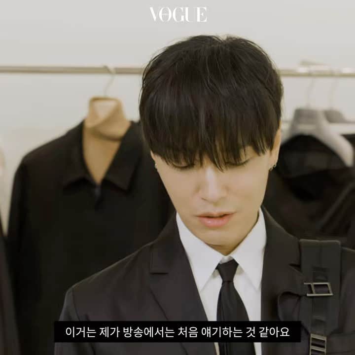 サイモンD のインスタグラム：「입어보그 말그 할 거 없이 프라다 짱 #광고 #prada」