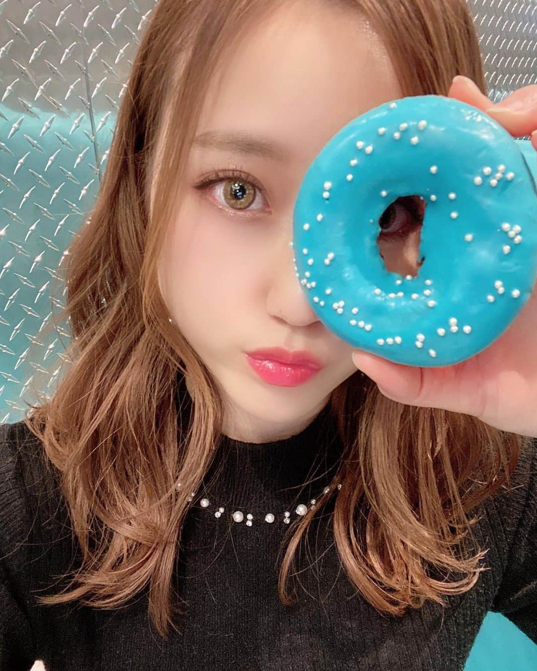 あいりさんのインスタグラム写真 - (あいりInstagram)「. . . . ドーナツ🍩💙 . . . . . . #サロンモデル#サロモ#モデル#撮影依頼受付中#ティファニーカフェ#tiffanycafe#ティファニー」1月8日 20時58分 - airi___10