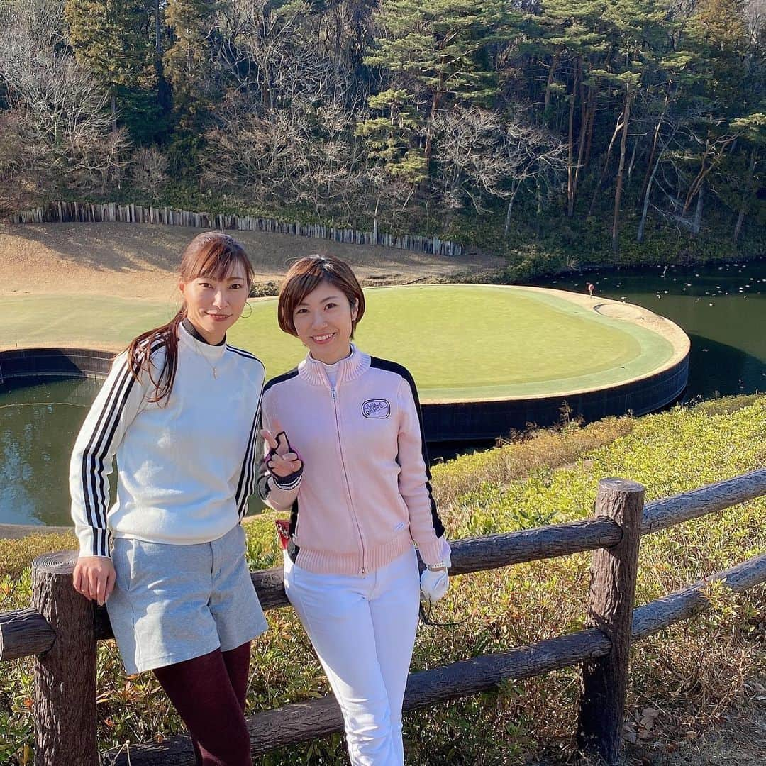 Alyssaさんのインスタグラム写真 - (AlyssaInstagram)「2021年の　#初打ち ⛳️ 麗しの　@rao_golf0922 ちゃんと❤️  ラウンド中はアルコール飲まない派だけど、寒すぎてデルカップ飲んじゃった🤤  この日は真剣ゴルフ🏌️‍♀️ 調子良かった🙆‍♀️ 今年はこれが普通になるといいなぁ😌  また行こうね👩‍❤️‍👩  #instagolf #golstagram #골프스타그램 ﻿﻿﻿#ゴルフ #golf #골프 #ゴルフ女子 #女子ゴルフ」1月8日 20時54分 - alyssa_golf