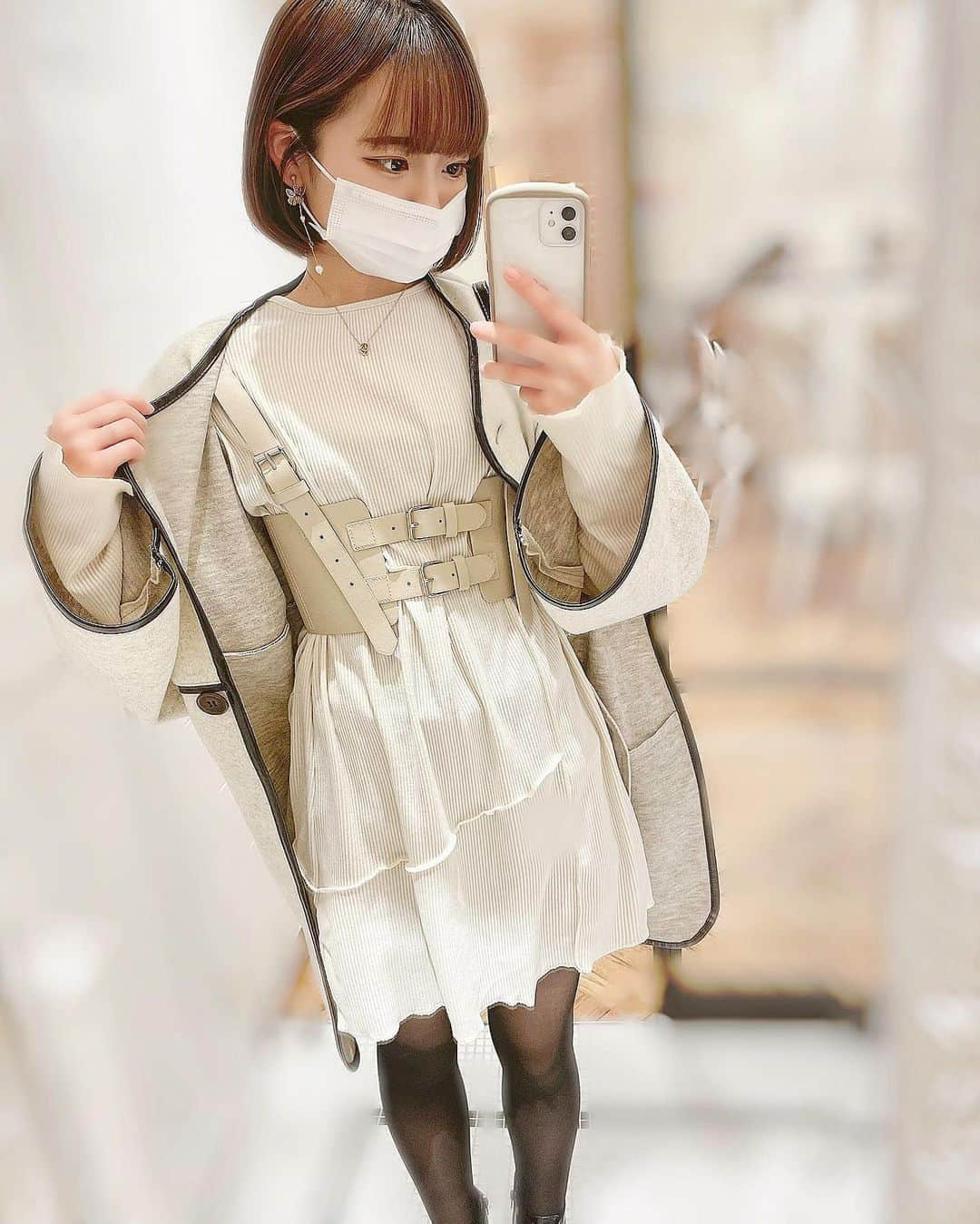 香月杏珠さんのインスタグラム写真 - (香月杏珠Instagram)「🧥🕯☁️🩰  ・  今日の服⚘⚘  新しい服に新しいコートでお休みを満喫してきた🤍   #休日コーデ  #休みの日くらいは はお洒落して置かないと #女の子なこと忘れちゃう #それは困る  #明日から3連勤  #はぁ」1月8日 21時08分 - anjyu_neko