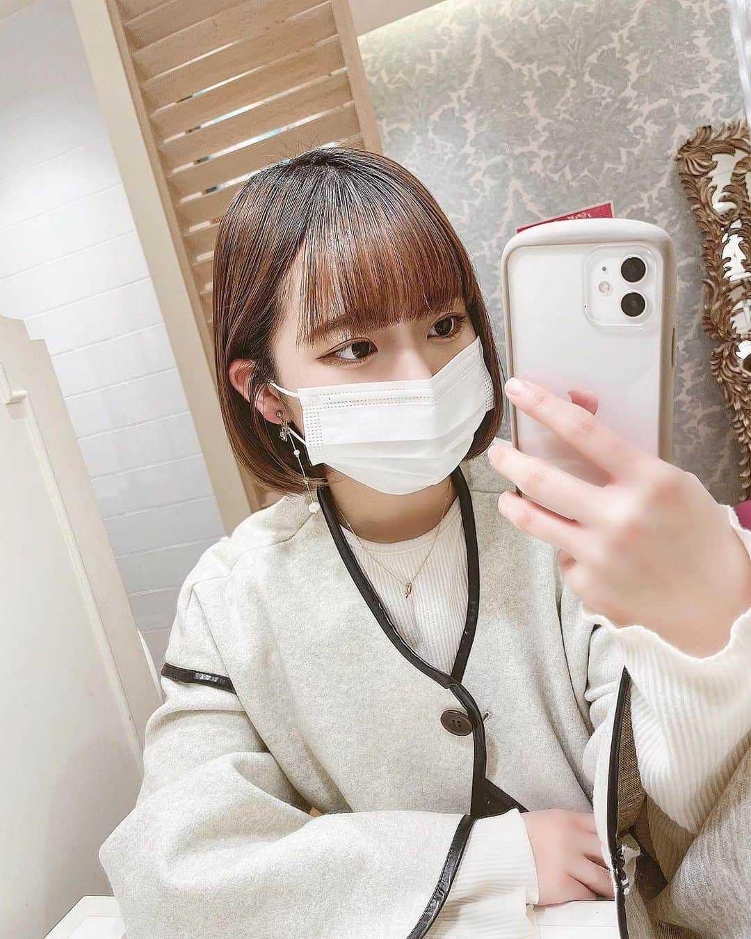 香月杏珠さんのインスタグラム写真 - (香月杏珠Instagram)「🧥🕯☁️🩰  ・  今日の服⚘⚘  新しい服に新しいコートでお休みを満喫してきた🤍   #休日コーデ  #休みの日くらいは はお洒落して置かないと #女の子なこと忘れちゃう #それは困る  #明日から3連勤  #はぁ」1月8日 21時08分 - anjyu_neko