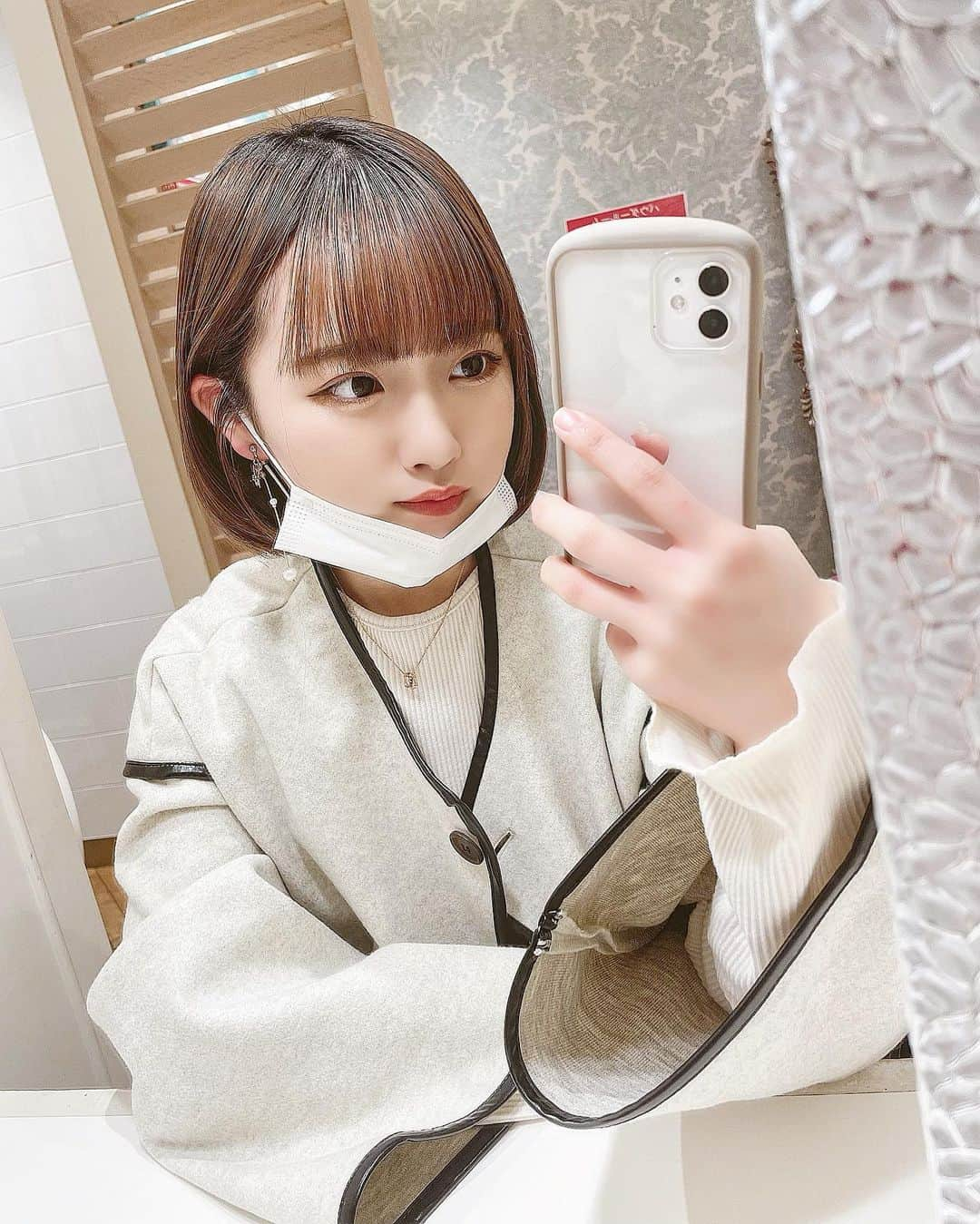 香月杏珠さんのインスタグラム写真 - (香月杏珠Instagram)「🧥🕯☁️🩰  ・  今日の服⚘⚘  新しい服に新しいコートでお休みを満喫してきた🤍   #休日コーデ  #休みの日くらいは はお洒落して置かないと #女の子なこと忘れちゃう #それは困る  #明日から3連勤  #はぁ」1月8日 21時08分 - anjyu_neko