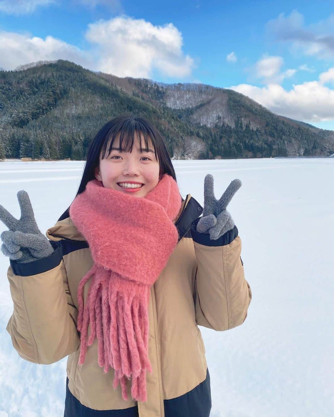 荒川晴菜のインスタグラム：「❄🤍 #お腹と背中にホッカイロ #カイロは偉大」