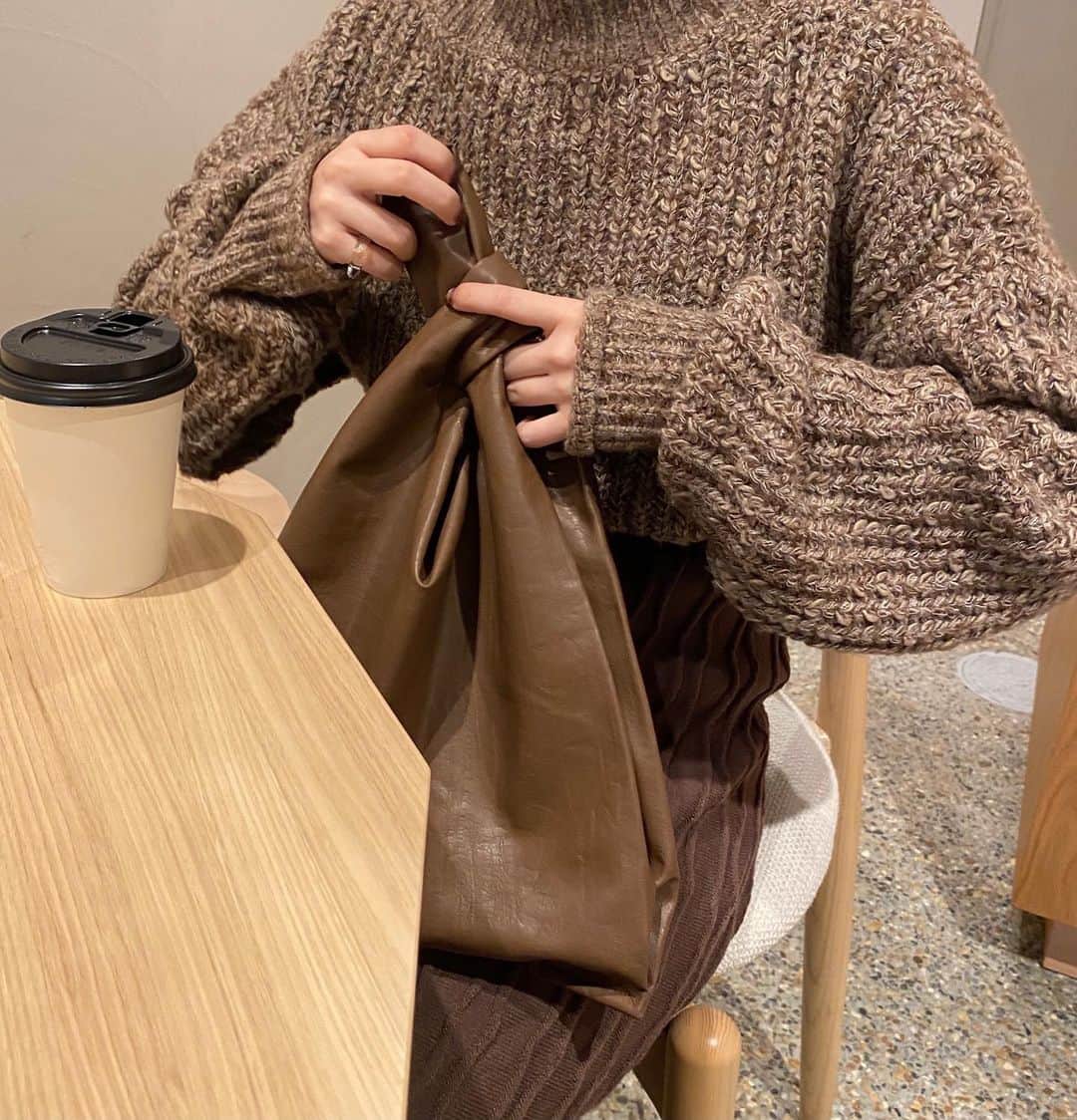 kannnaのインスタグラム：「all brown day🤎🤎」