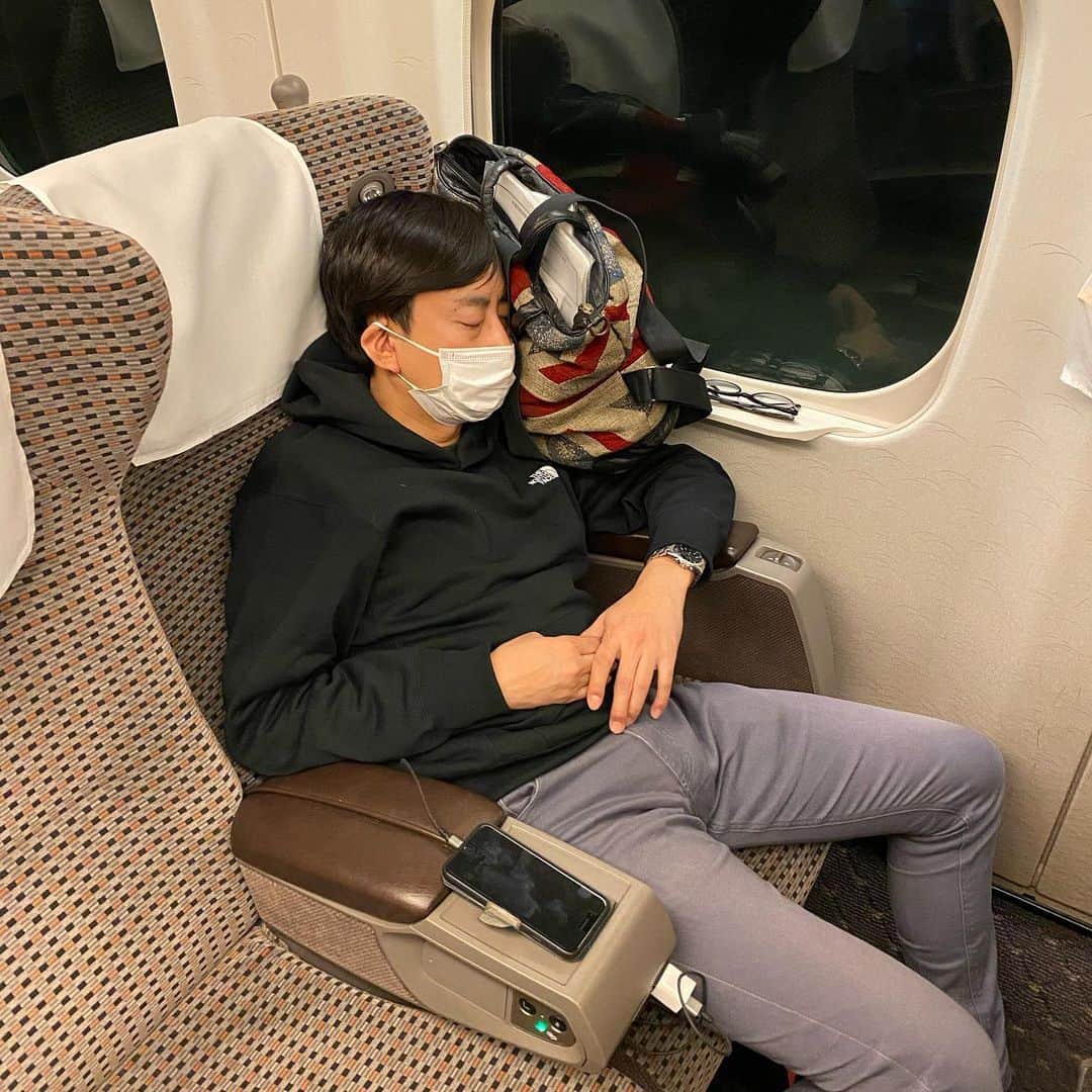 のインスタグラム：「疲れてるみたいだな〜」