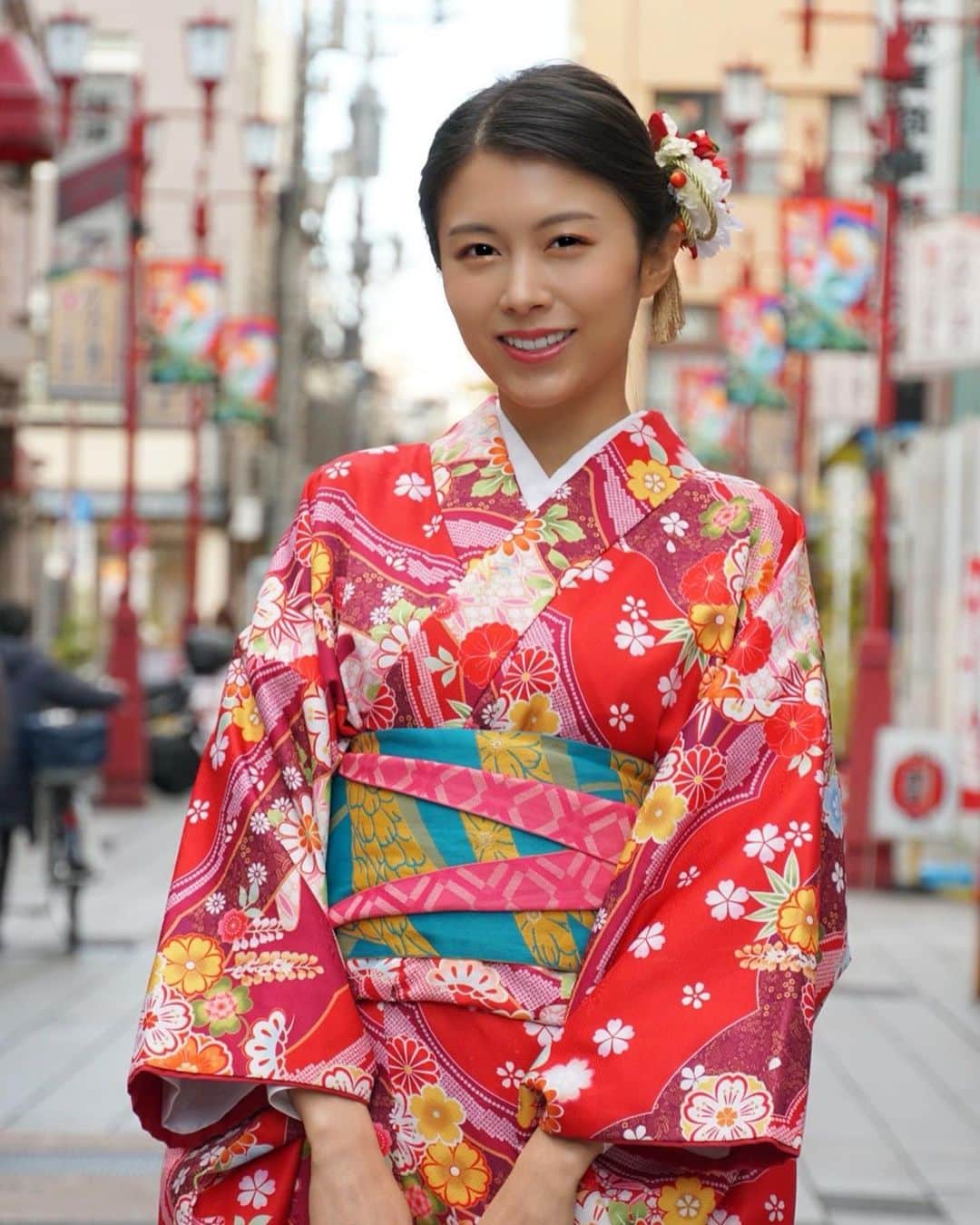 麻衣愛のインスタグラム：「2021年初投稿🎍 今年もよろしくお願いします!! . インスタのストーリーで思うこと感じたことを書くのがメインになっていますが、今年もお付き合い頂けたら嬉しいです☺️💗 . 新年早々緊急事態宣言で大変な時期が続きますが、みなさんが今年も1年なんだかんだ生きてて良かったなって思える1年になりますように!!🥺💓 関わってくださる全ての大切な人に、愛情を恩返しできる1年にしていきたいです!!  #新年 #謹賀新年 #2021 #あけましておめでとうございます #今年もよろしくお願いします #🐮」