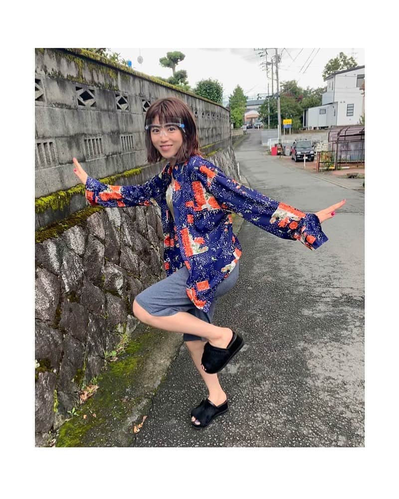 小池花瑠奈のインスタグラム：「明日から放送の ドラマ【 #3Bの恋人 】、 初回放送に出演させていただきます🏡  #テレビ朝日 (関東) 1月9日(土)深夜2時30分～  #ABCテレビ (関西)  1月10日(日)よる11時55分～ ※放送時間が変更となっております  果たしてなぜこのような衣装なのでしょうか… 是非ご覧ください。  #松宮なつ」