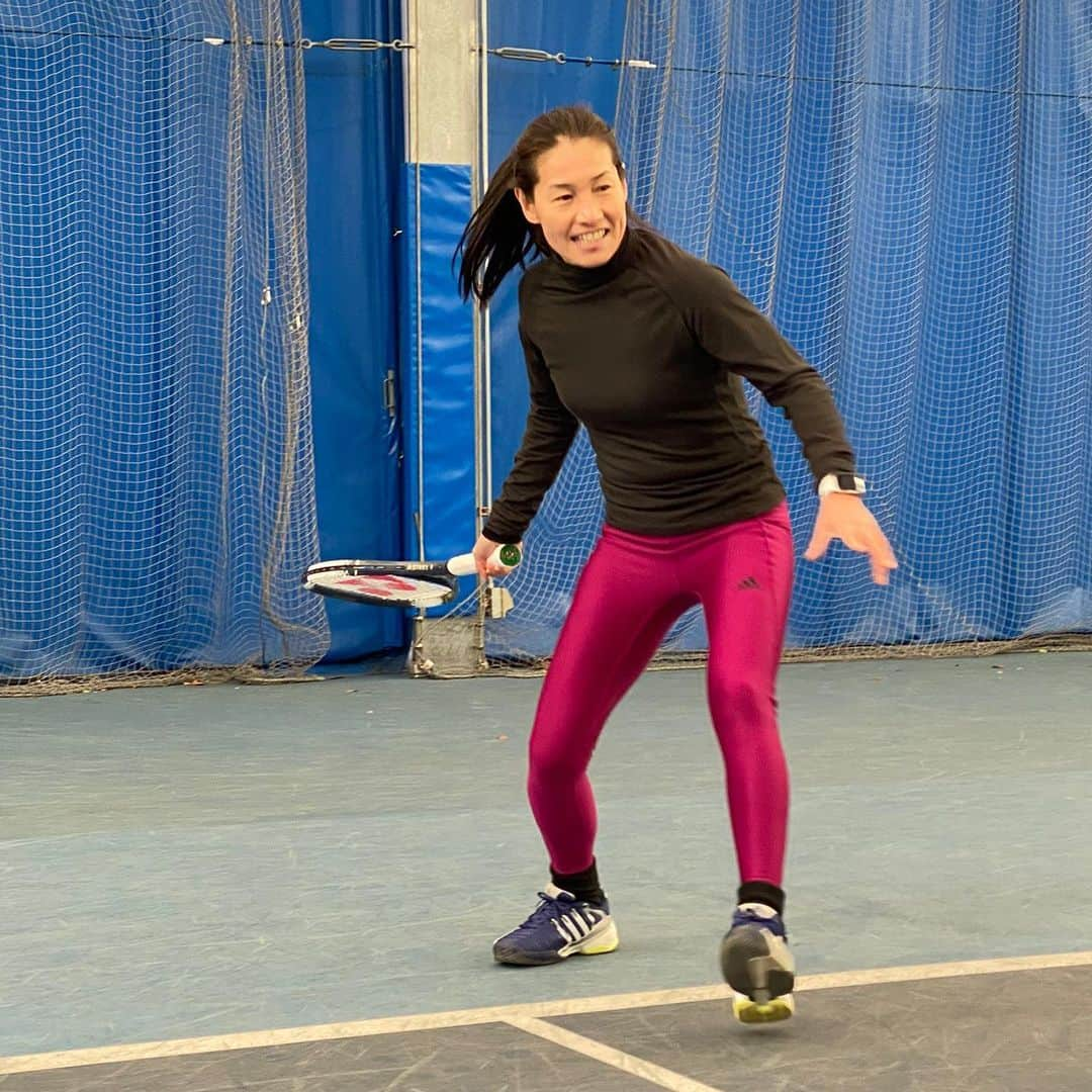 伊達公子さんのインスタグラム写真 - (伊達公子Instagram)「2021年テニス初打ち🎾 @sporu_indoortenniscourt  #伊達公子 #kimikodate  #テニス  #テニスプレイヤー #tennis  #tennisplayer #2021年1月8日 #2021 #2021年 #週1テニス #スポル #インドアテニスコート #2021年週1テニス1回目」1月8日 22時23分 - kimiko.date