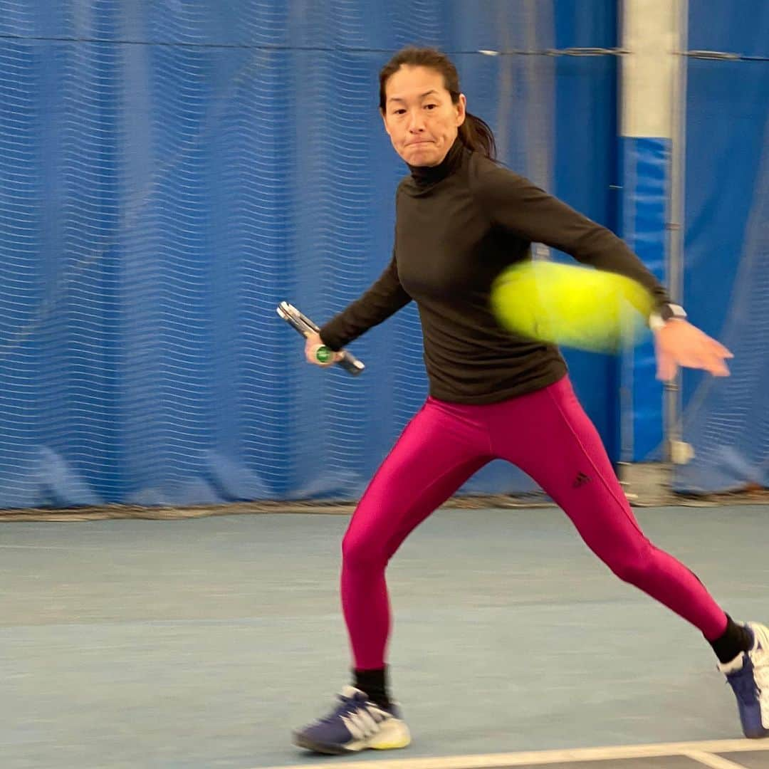 伊達公子さんのインスタグラム写真 - (伊達公子Instagram)「2021年テニス初打ち🎾 @sporu_indoortenniscourt  #伊達公子 #kimikodate  #テニス  #テニスプレイヤー #tennis  #tennisplayer #2021年1月8日 #2021 #2021年 #週1テニス #スポル #インドアテニスコート #2021年週1テニス1回目」1月8日 22時23分 - kimiko.date