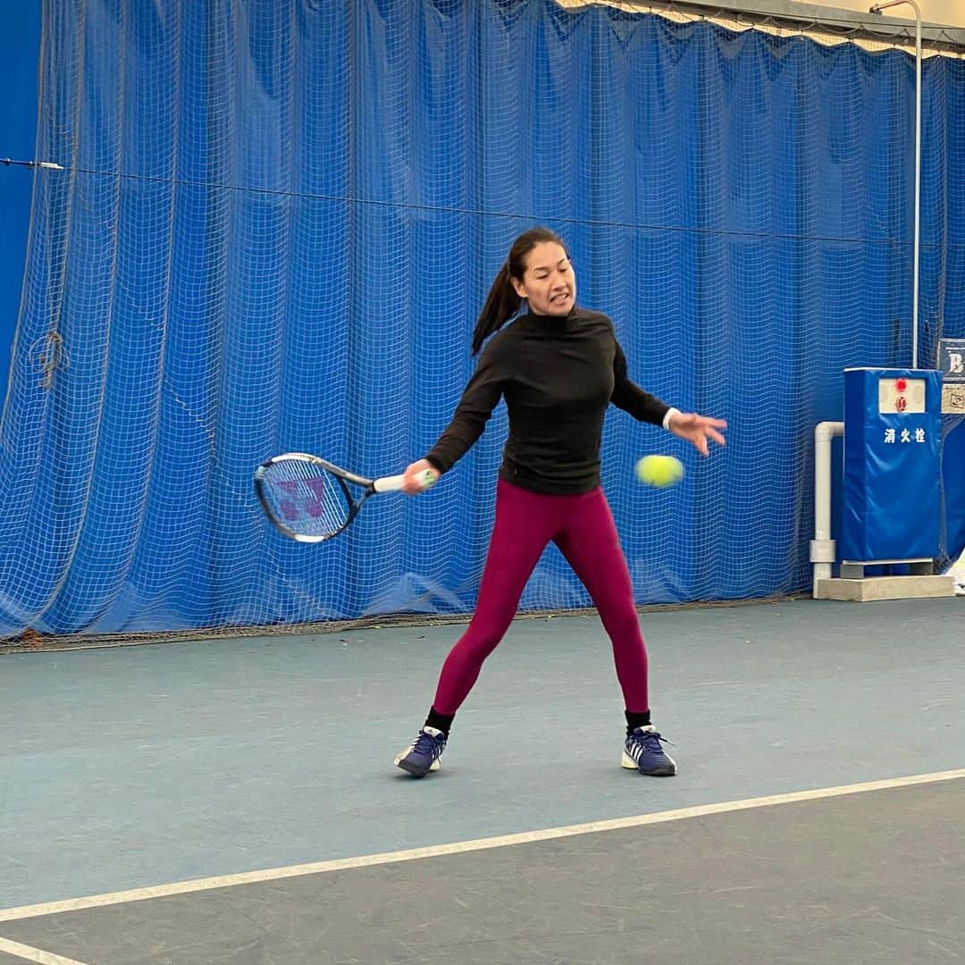 伊達公子さんのインスタグラム写真 - (伊達公子Instagram)「2021年テニス初打ち🎾 @sporu_indoortenniscourt  #伊達公子 #kimikodate  #テニス  #テニスプレイヤー #tennis  #tennisplayer #2021年1月8日 #2021 #2021年 #週1テニス #スポル #インドアテニスコート #2021年週1テニス1回目」1月8日 22時23分 - kimiko.date