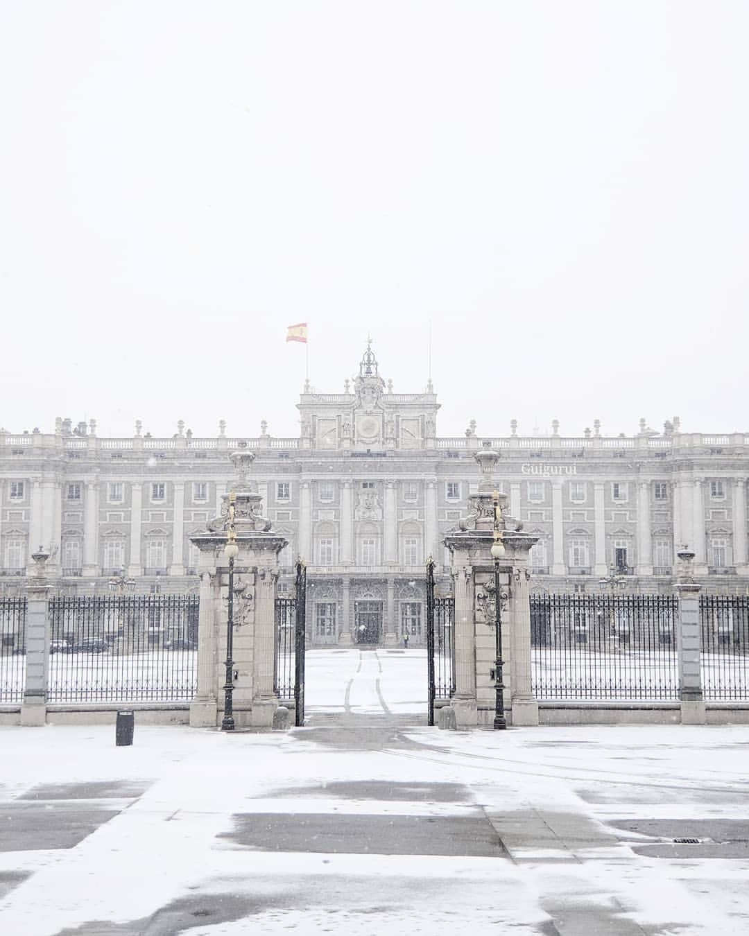Guido Gutiérrez Ruizさんのインスタグラム写真 - (Guido Gutiérrez RuizInstagram)「❄️Oh Madrid ❄️」1月8日 22時23分 - guigurui