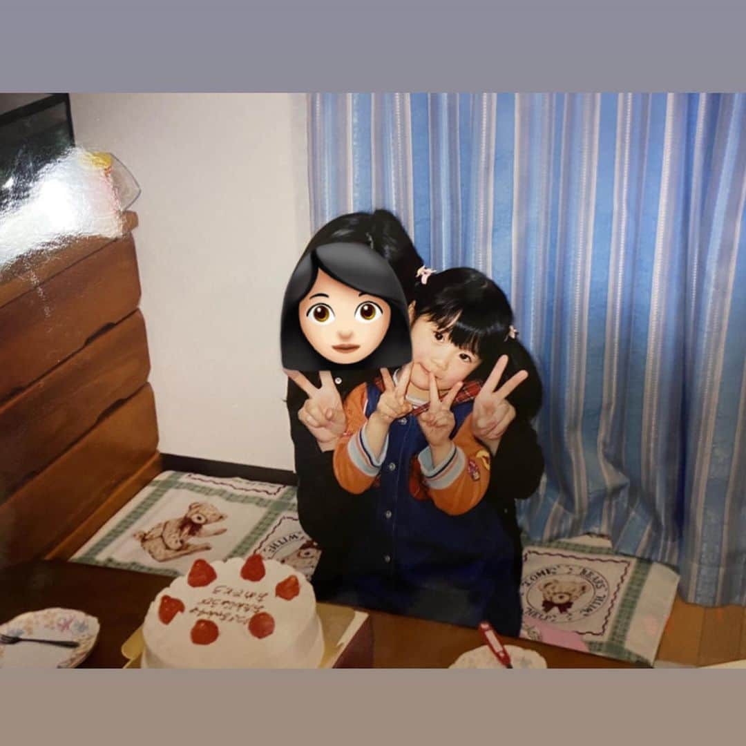 ゆーきのインスタグラム：「ㅤㅤㅤㅤㅤㅤㅤ 無事22歳になれました✌🏻 よかったよかった！ ママちゃん産んでくれて ありがとうございやす👩🏻🖤 ㅤㅤㅤㅤㅤㅤㅤ ぶーちゃんプレゼントありがとう❗️ 嬉し嬉し嬉し😿🙌🏻  DMとかストーリーとかありがとう皆様！ 全部読んでます🥲✌🏻  #ゆーき生誕祭#22歳#そろそろ結婚したい#25歳には産むぞ#幸せになりたい」