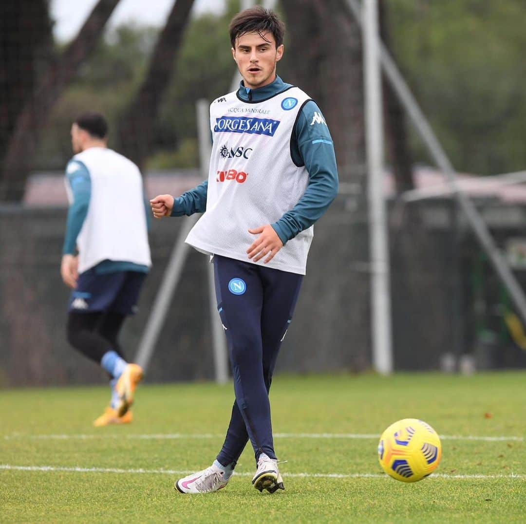 SSCナポリさんのインスタグラム写真 - (SSCナポリInstagram)「🏃‍♂️ Training time!  💙 #ForzaNapoliSempre」1月8日 22時49分 - officialsscnapoli